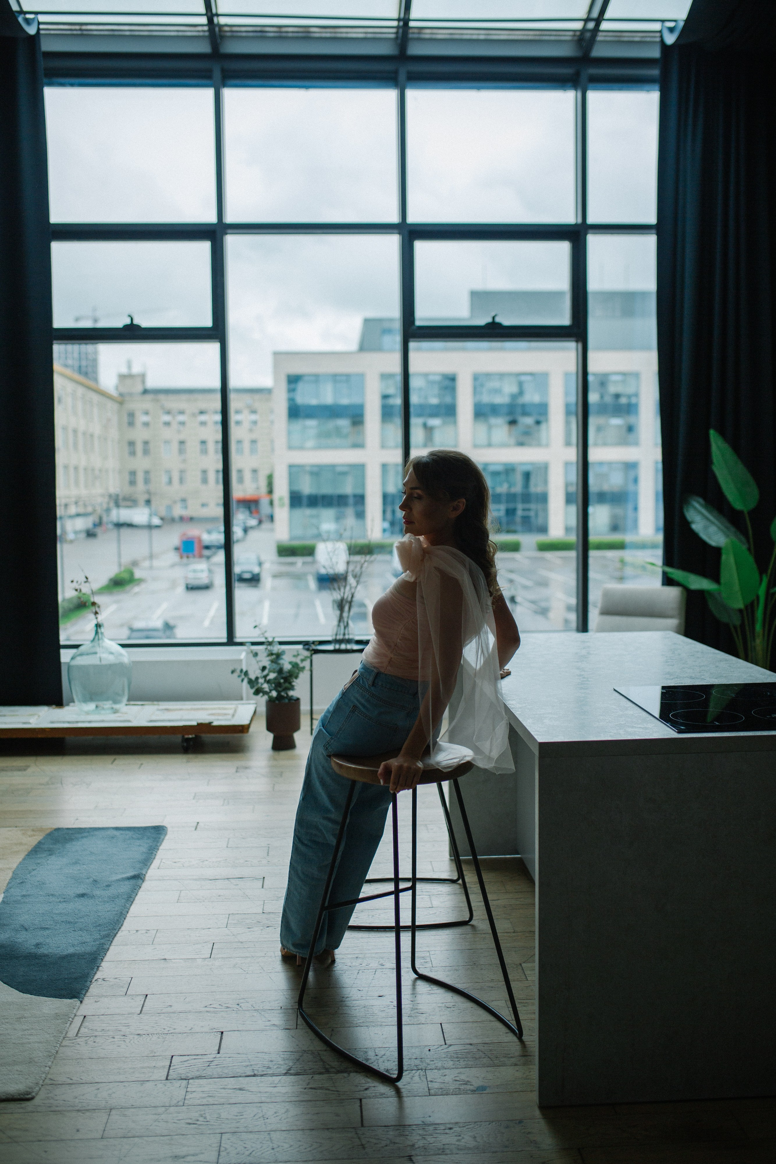 Купание с танцами на столе. Фотограф Оля Батист