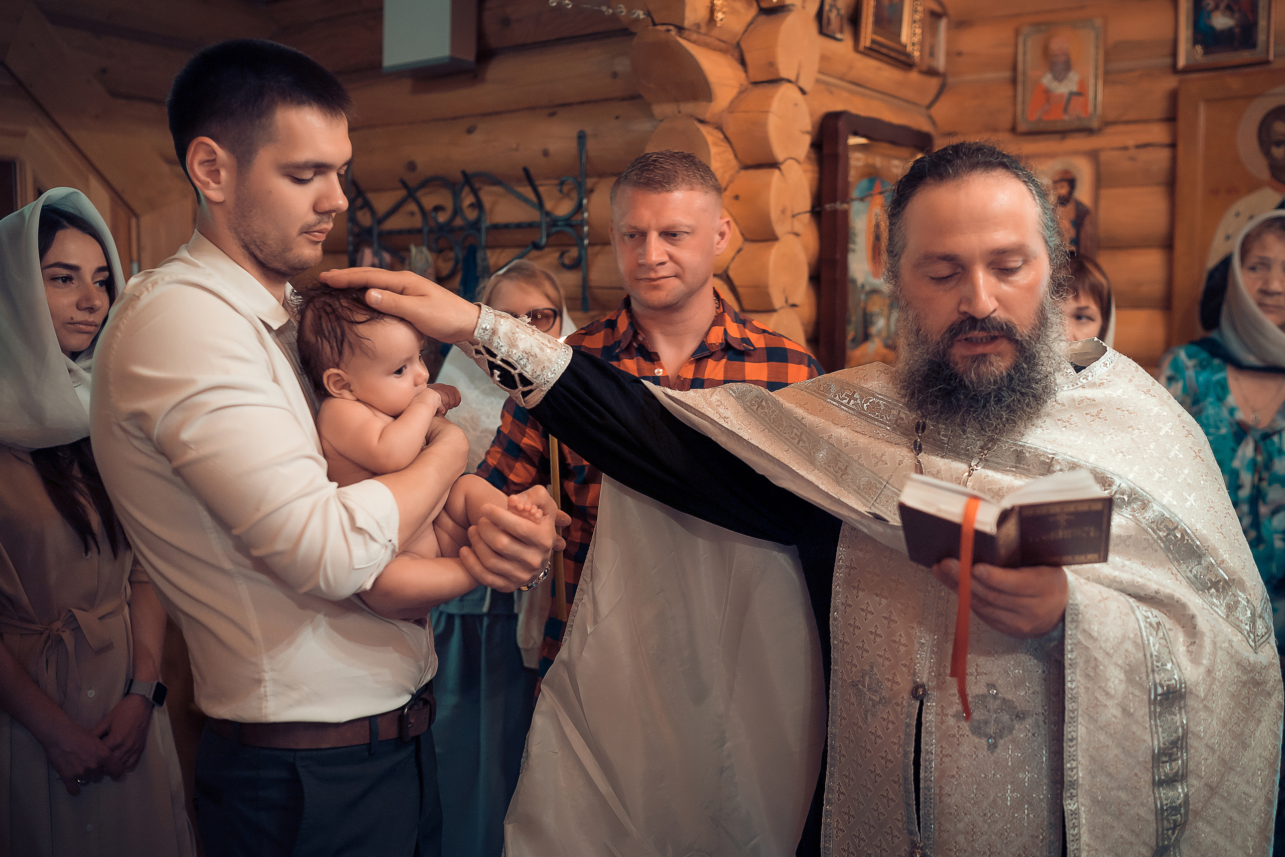 Крещение Дианы Храм Вифлеемских младенцев (Сосны). Фотограф на Крещение и Венчание в Красноярске Рамазанова Юлия