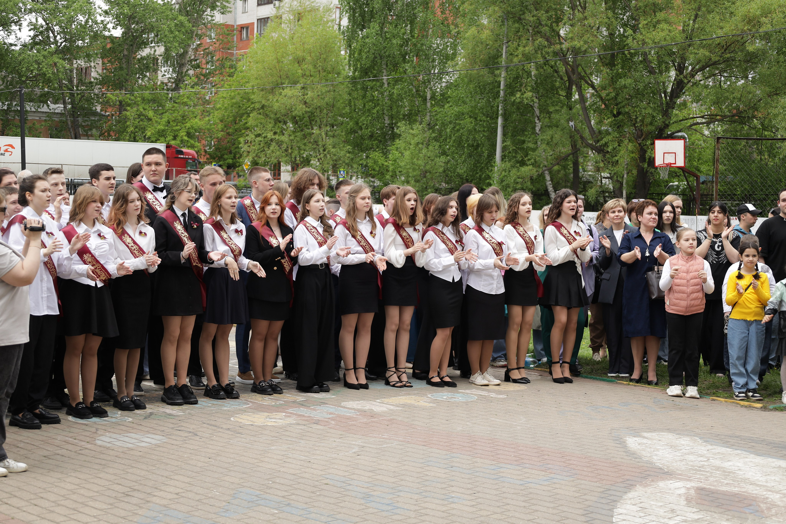 Последний звонок. Фотограф Надршина Лилия