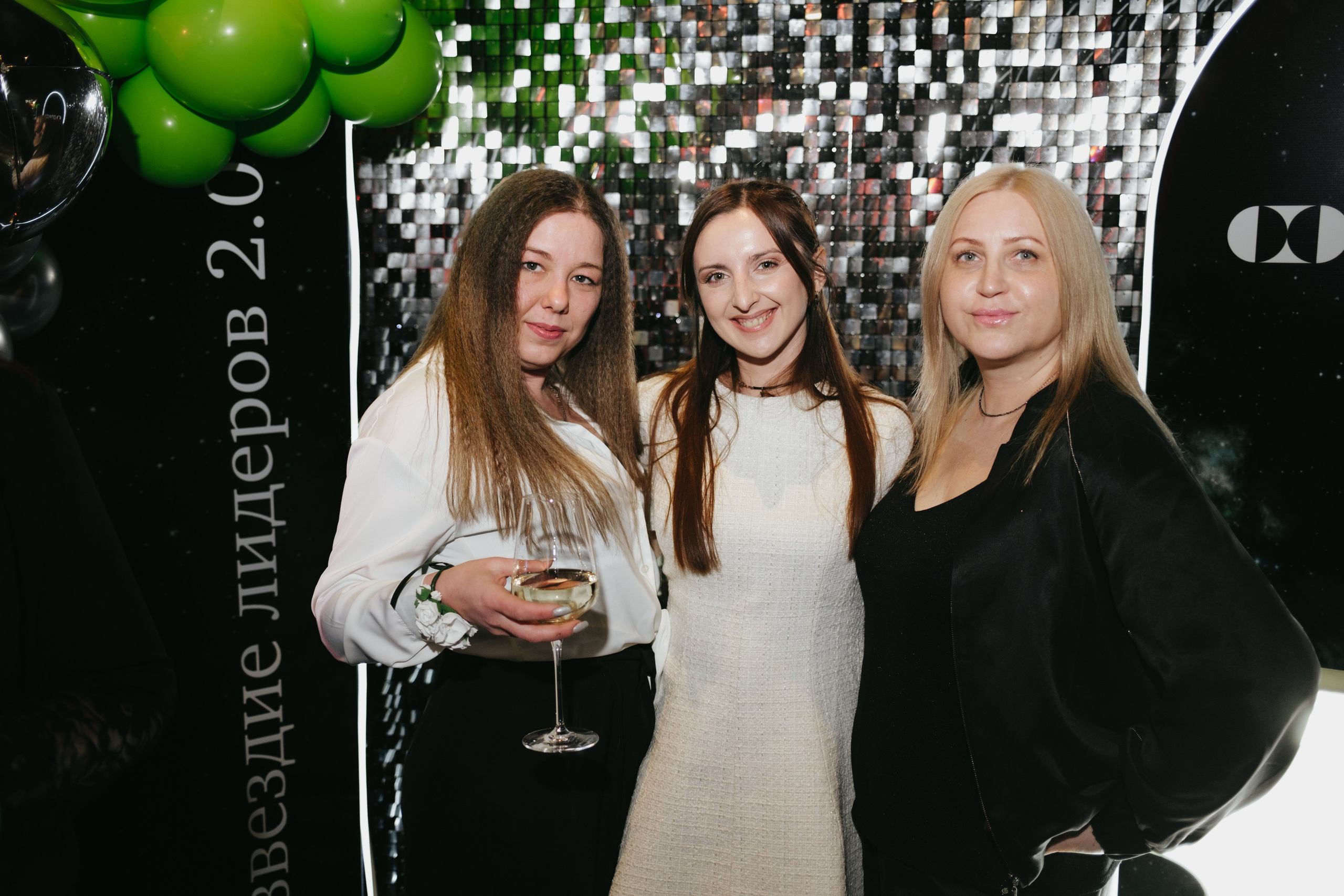 Корпоратив в Сириусу (Адлер) 10 лет компании. Свадебный фотограф Денис Ожигин в Краснодаре и крае. Эмоциональная и стильная съемка вашего дня