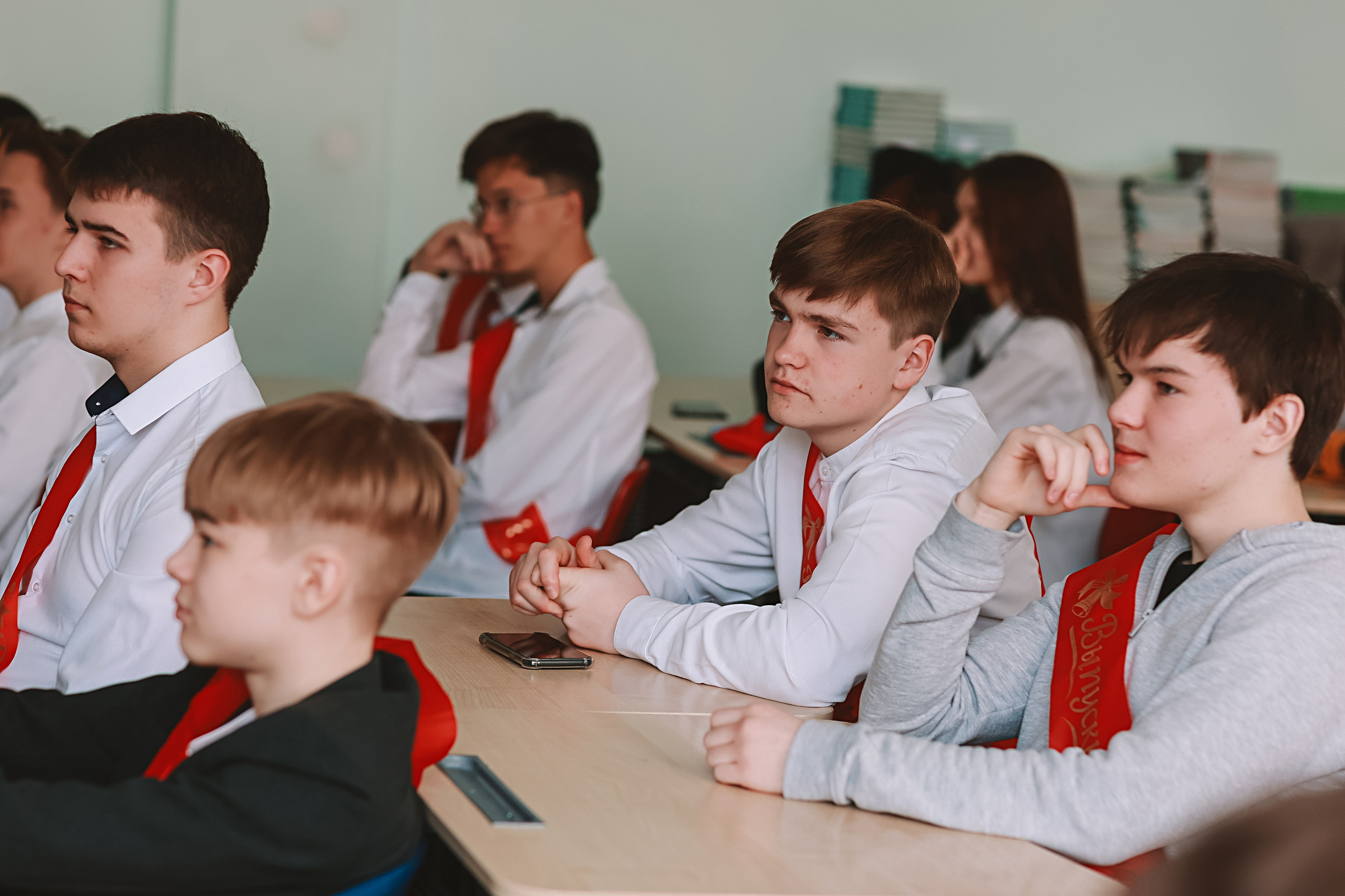 Последний звонок. Семейный фотограф Тюмень, фотограф на роды Салмина Мария