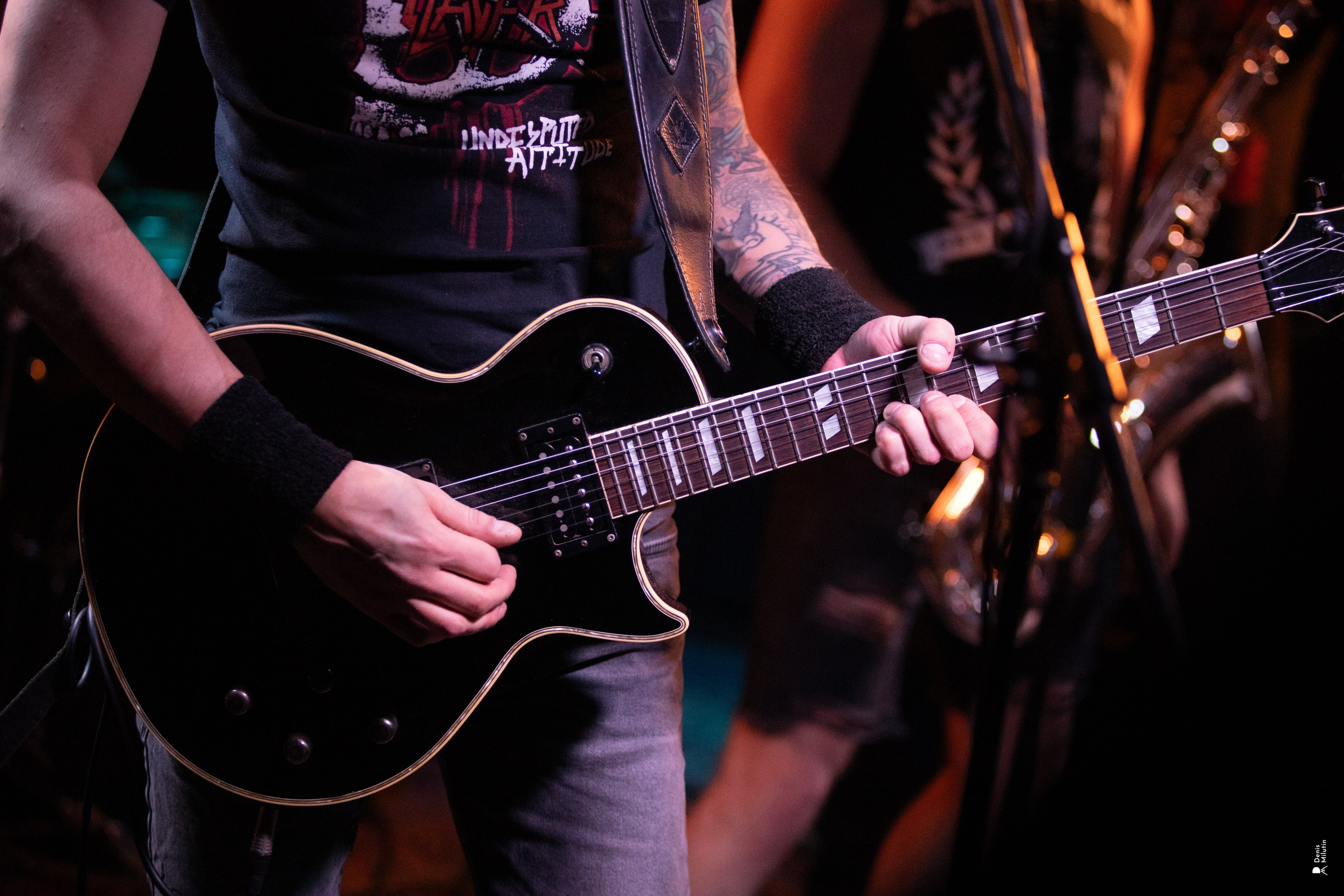 Рядом Ассенизаторы. Портретный фотограф Денис Милютин