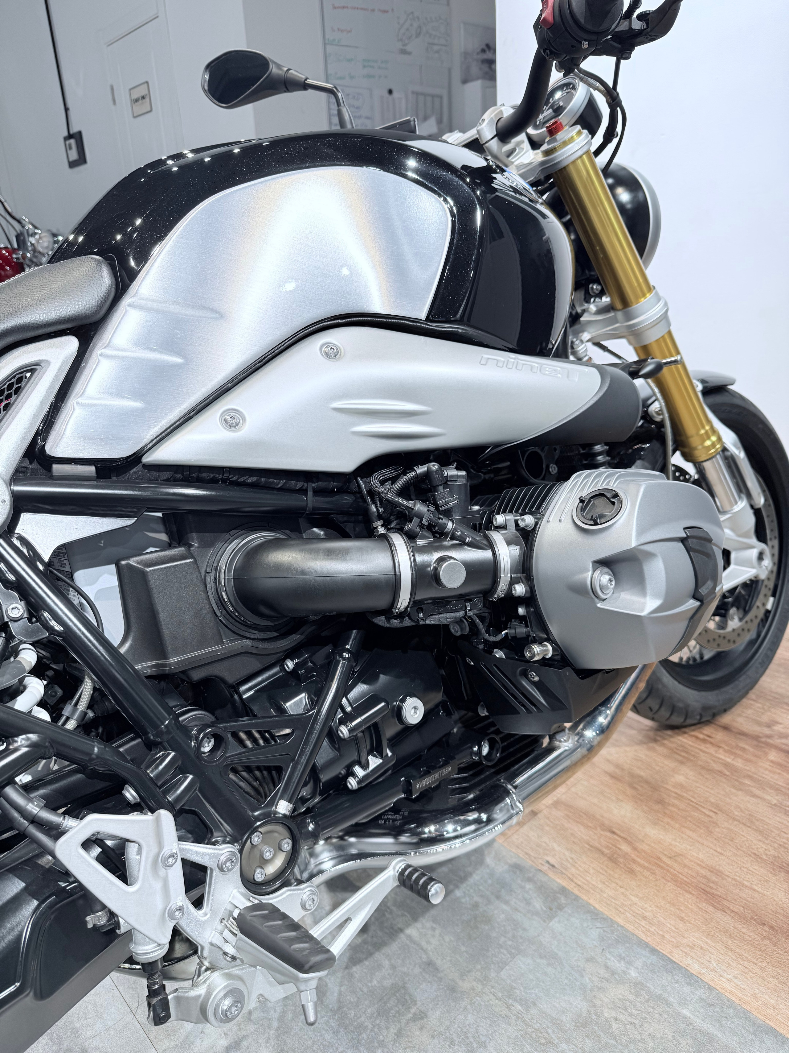 BMW R Nine T Black Storm. Hello Davidson, Москва. Только хорошие мотоциклы…