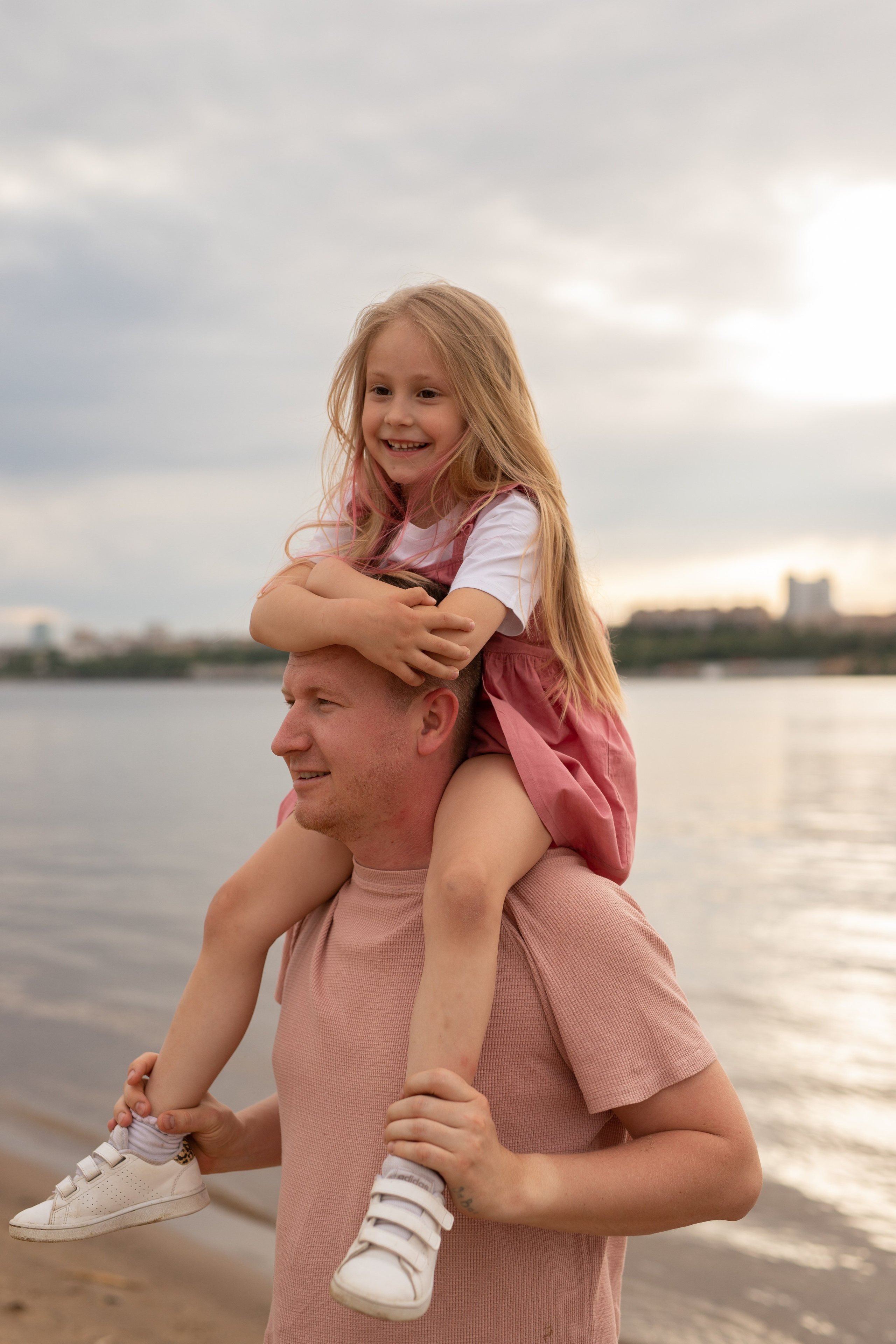 Портфолио семейная съемка Волгоград Волжский. Фотограф новорождённых Волгоград Волжский Дарья Рыскаль