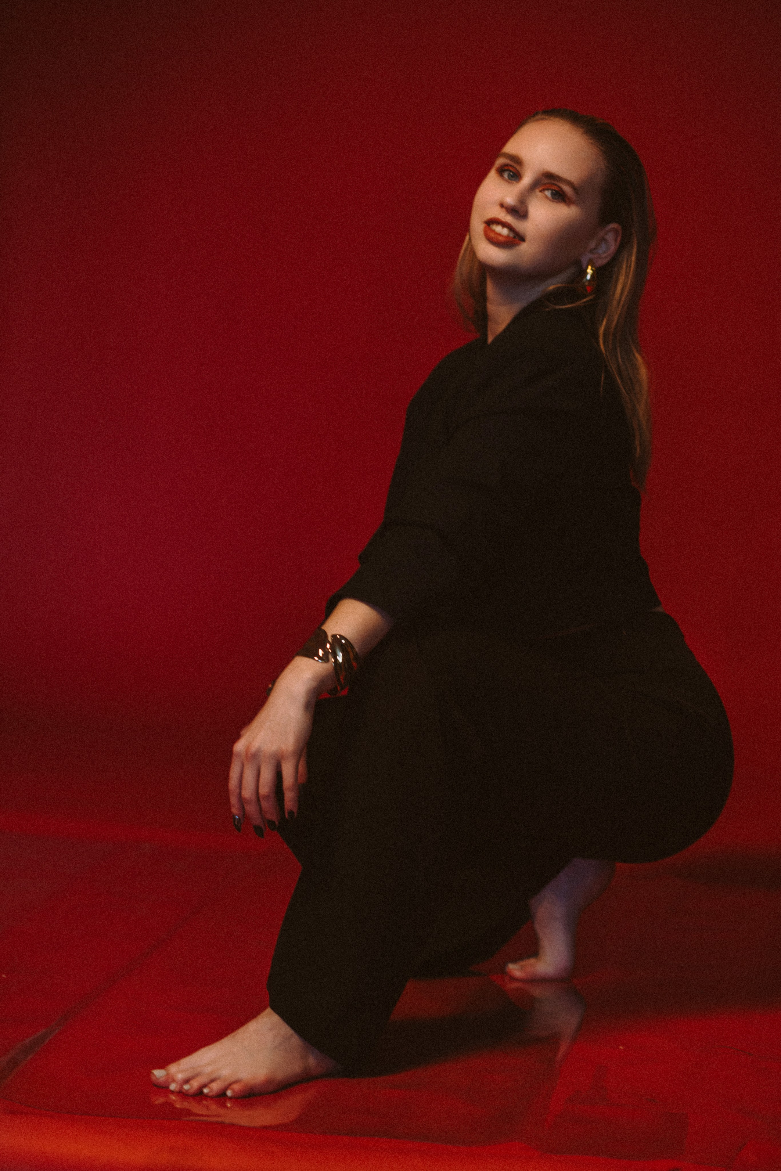 Арина на красном. Семейный фотограф в Вышнем Волочке — Ульяна Иванова | Фотосессии для всей семьи