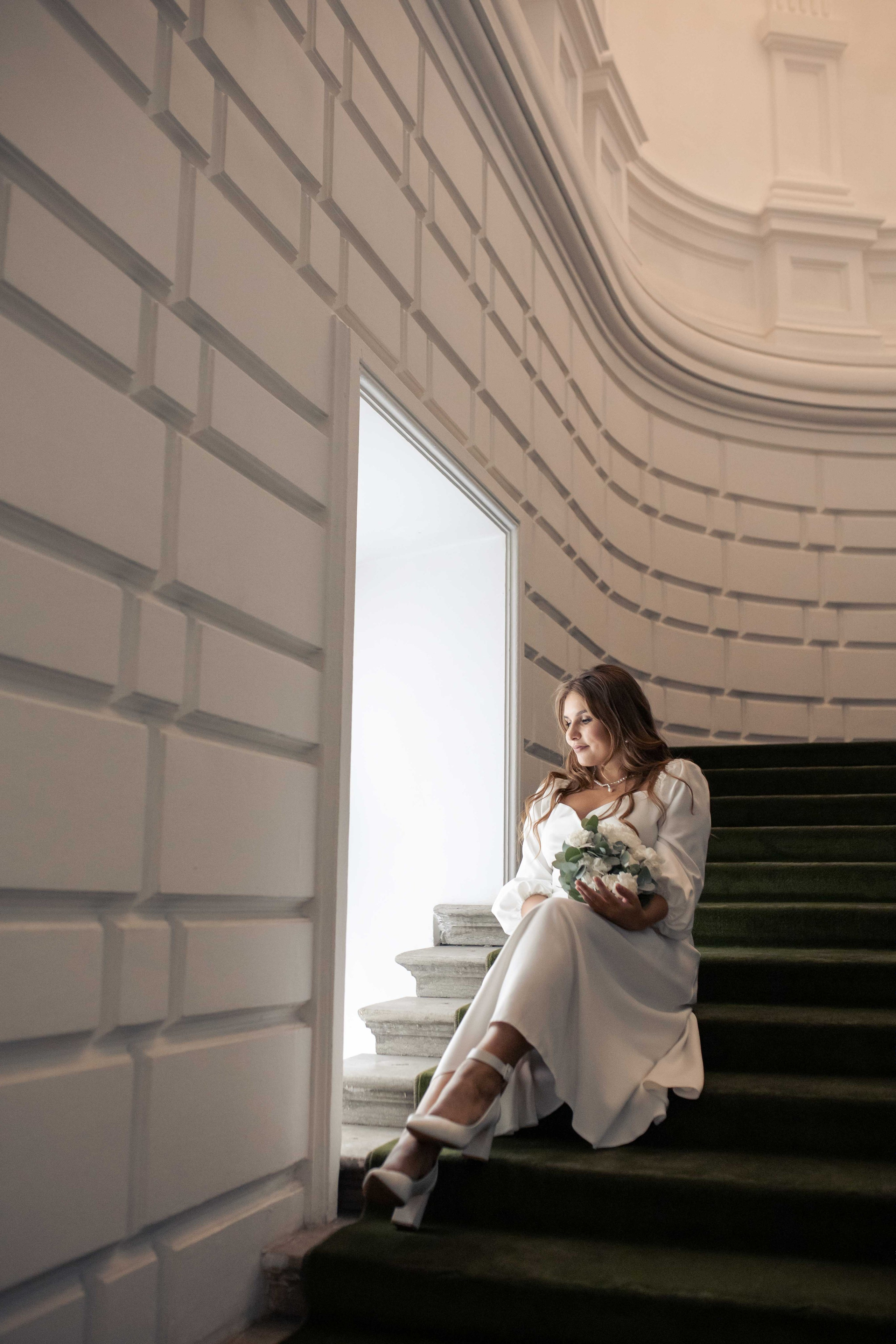 Свадебная фотосессия в Москве в отеле. Фотограф Валерия Горбунова Подольск Бутово Видное Щербинка