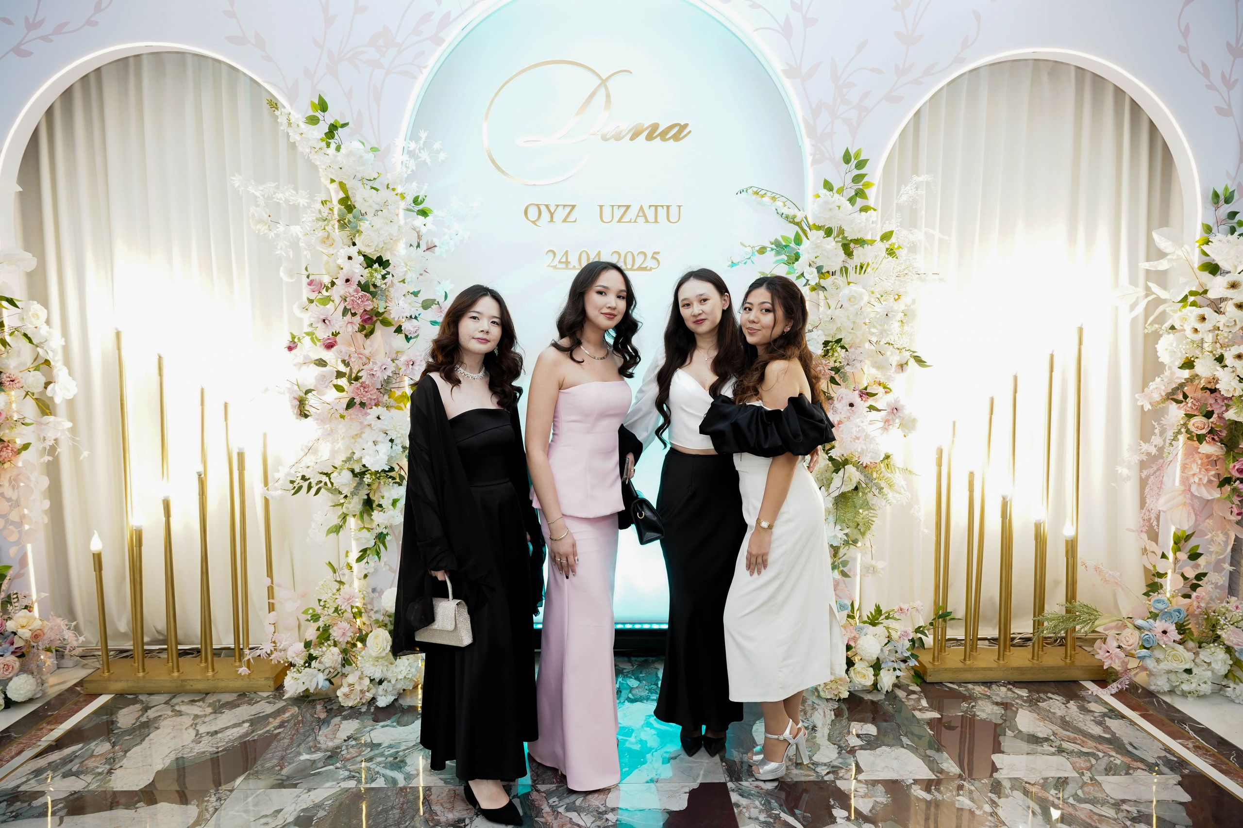 Dana uzatu. Фотограф Ернар Ержанов