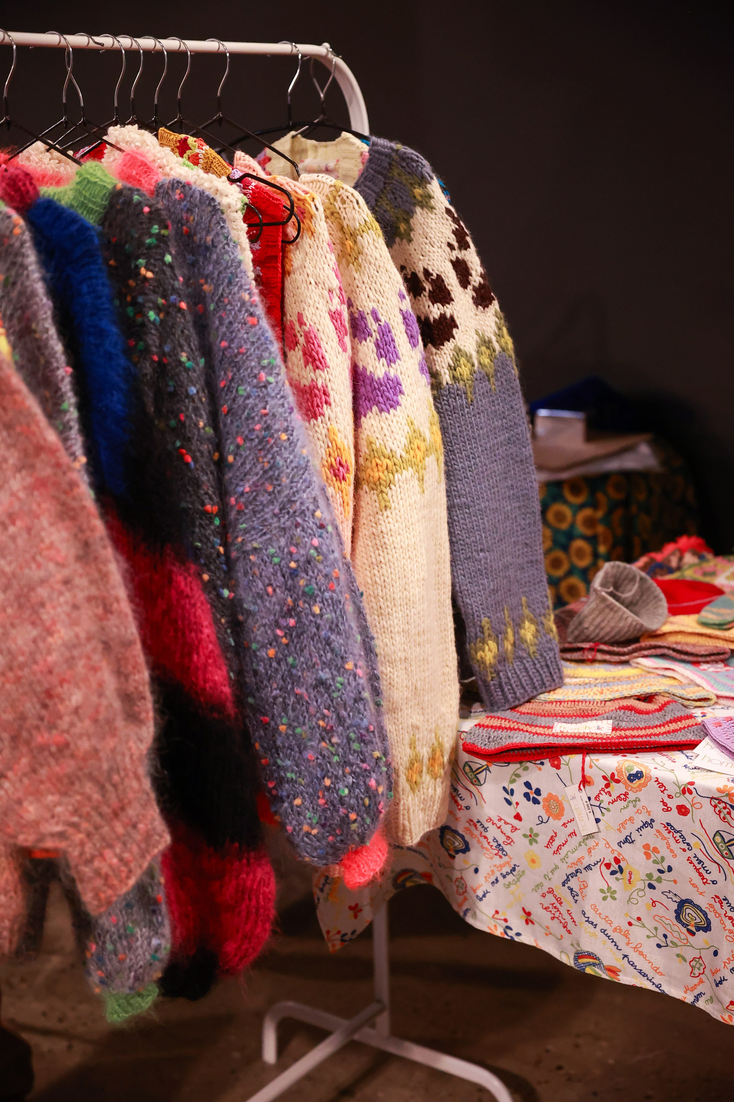 7–8 марта 2025 в пространстве «Три вокзала. Депо» / День 1 / фото Саша Жукова. Фотоотчеты «Ламбада-маркета»