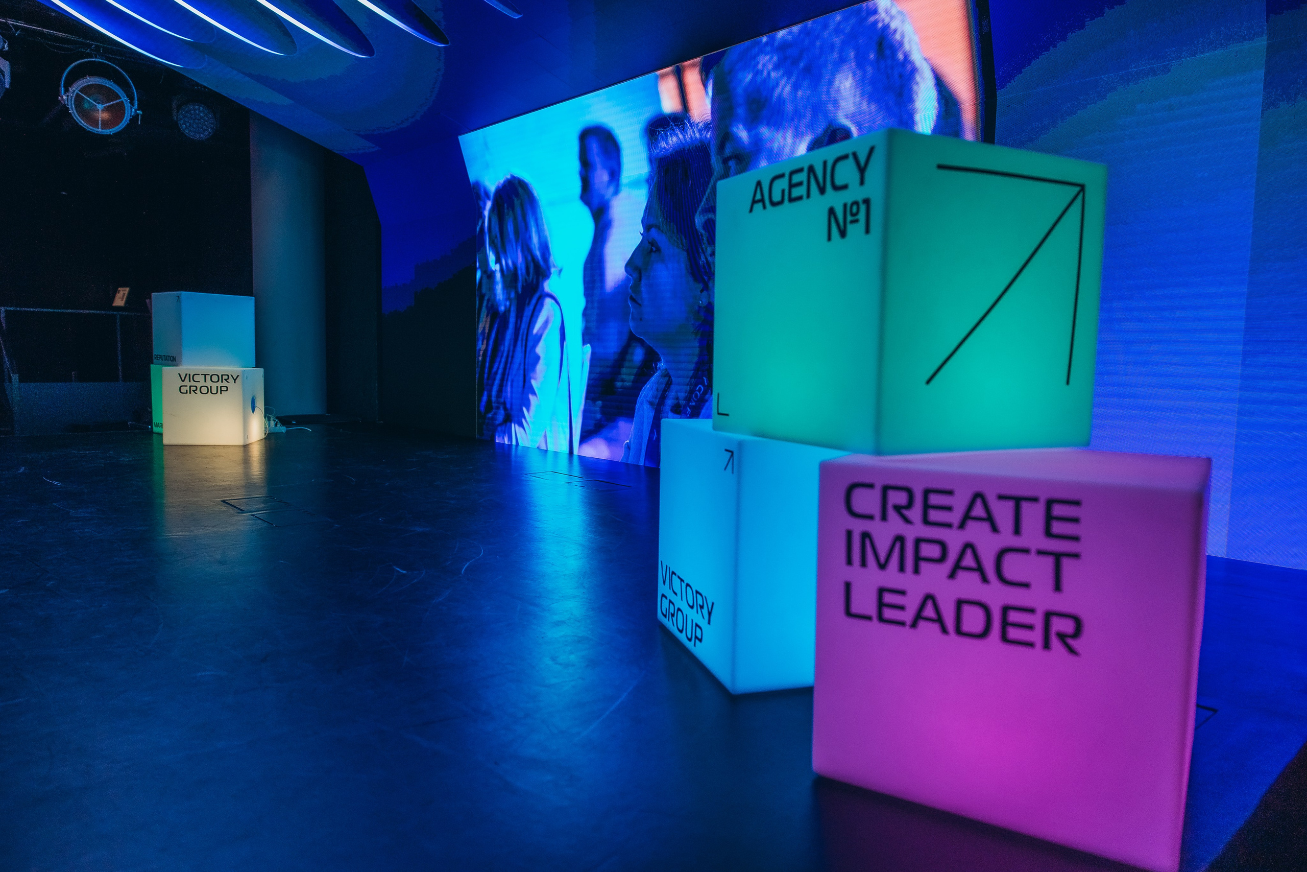 Екб. Ельцин центр. Фотограф из Сибири