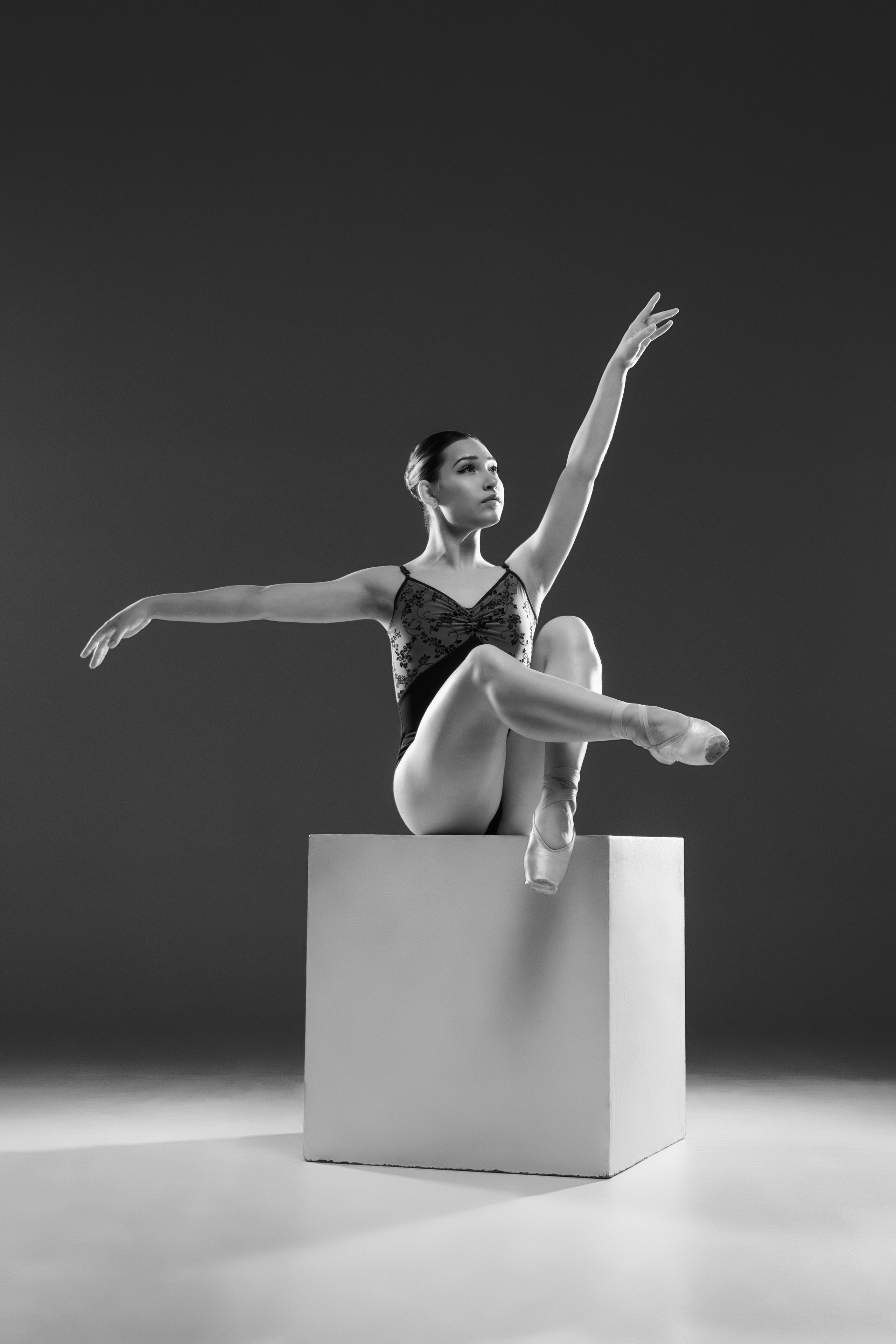 Гимнастика и балет. Фотограф беременности в Тюмени Любовь Докучаева