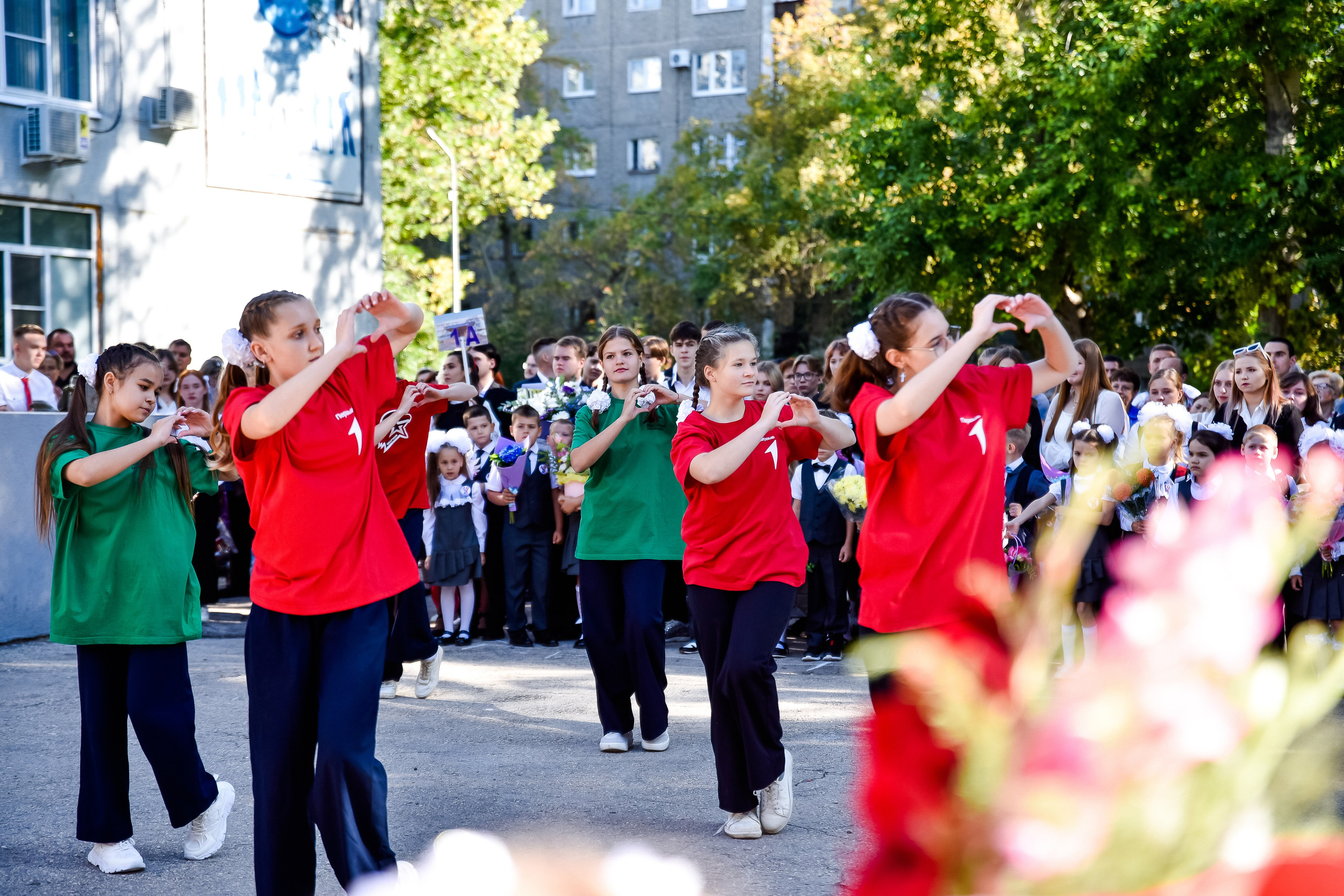 Линейка в школе № 49