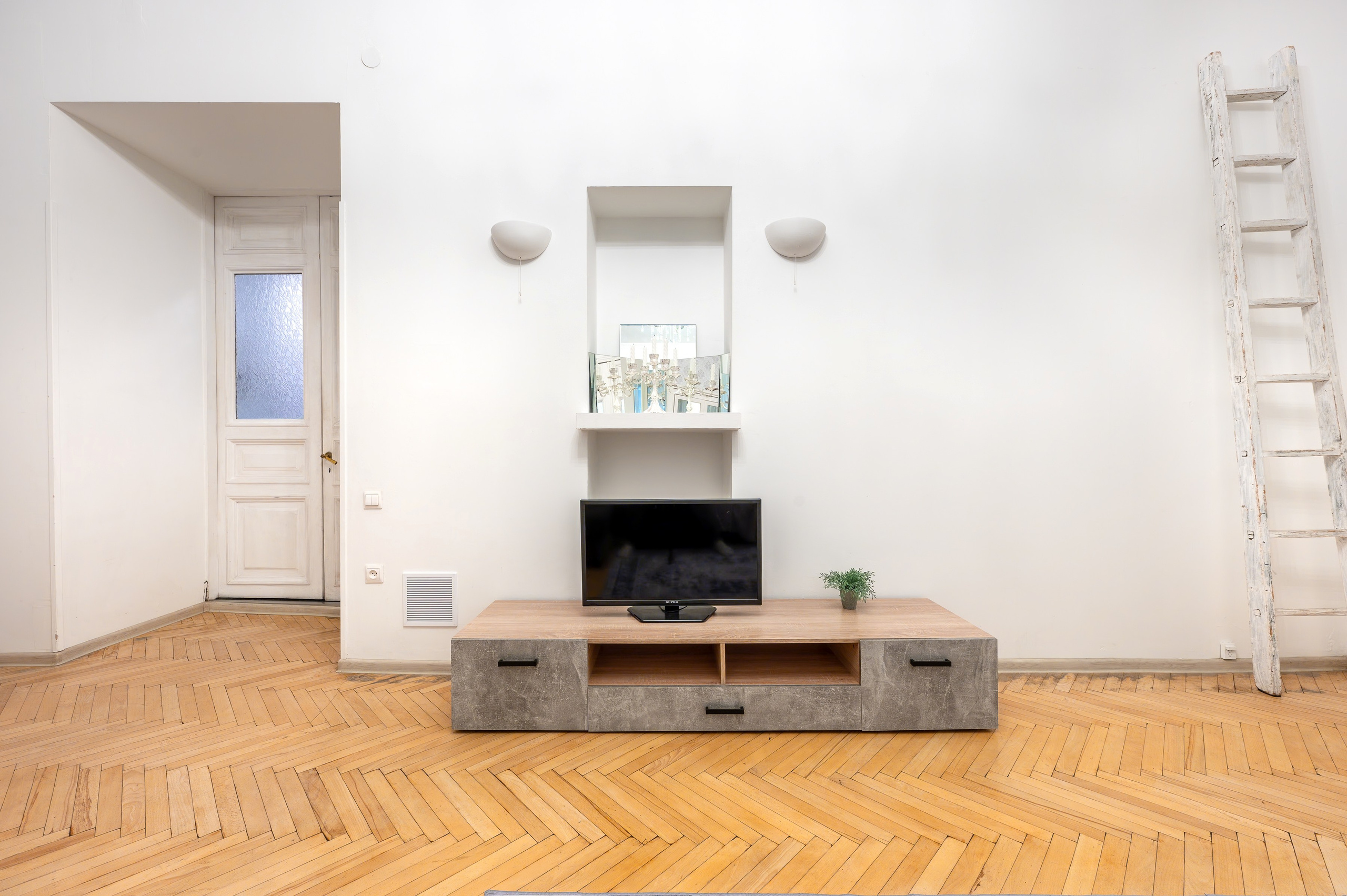 Квартира под аренду Невский 45. Интерьерный фотограф. Фото- видеосъемка недвижимости Санкт-Петербург