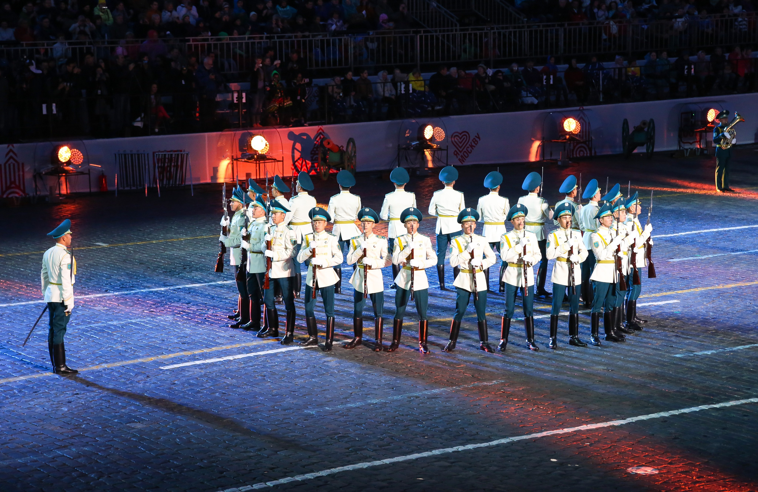 Фестиваль «Спасская башня» — 2014. Дарья Письменюк / Darya Leitstern — фотограф, музыкант, журналист, путешественник