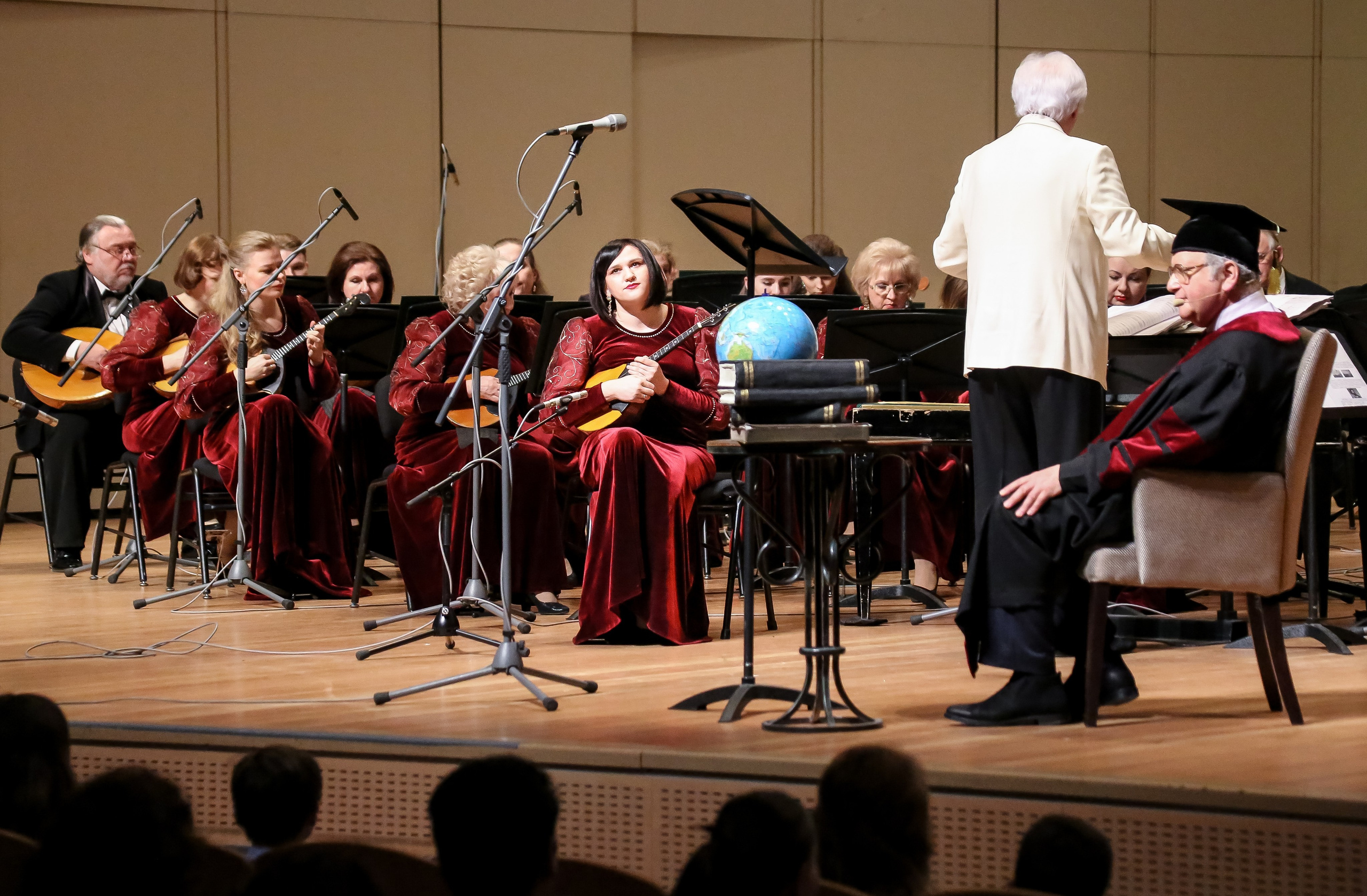 Концерт «По следам великих путешественников». Дарья Письменюк / Darya Leitstern — фотограф, музыкант, журналист, путешественник