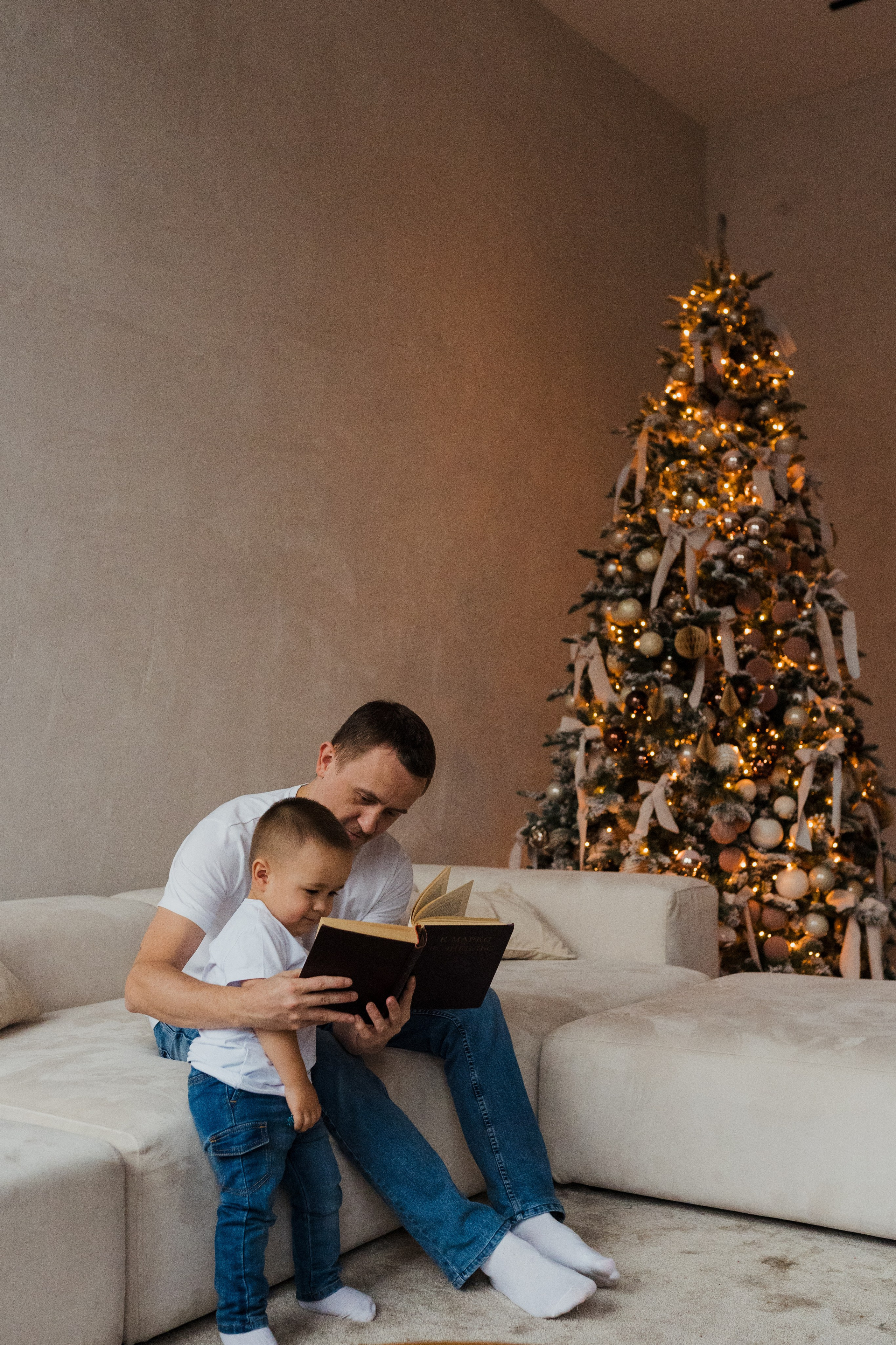 Семейная фотосессия в студии в Москве, семейный фотограф Анна Полушина. Свадебный фотограф в Москве Анна Полушина