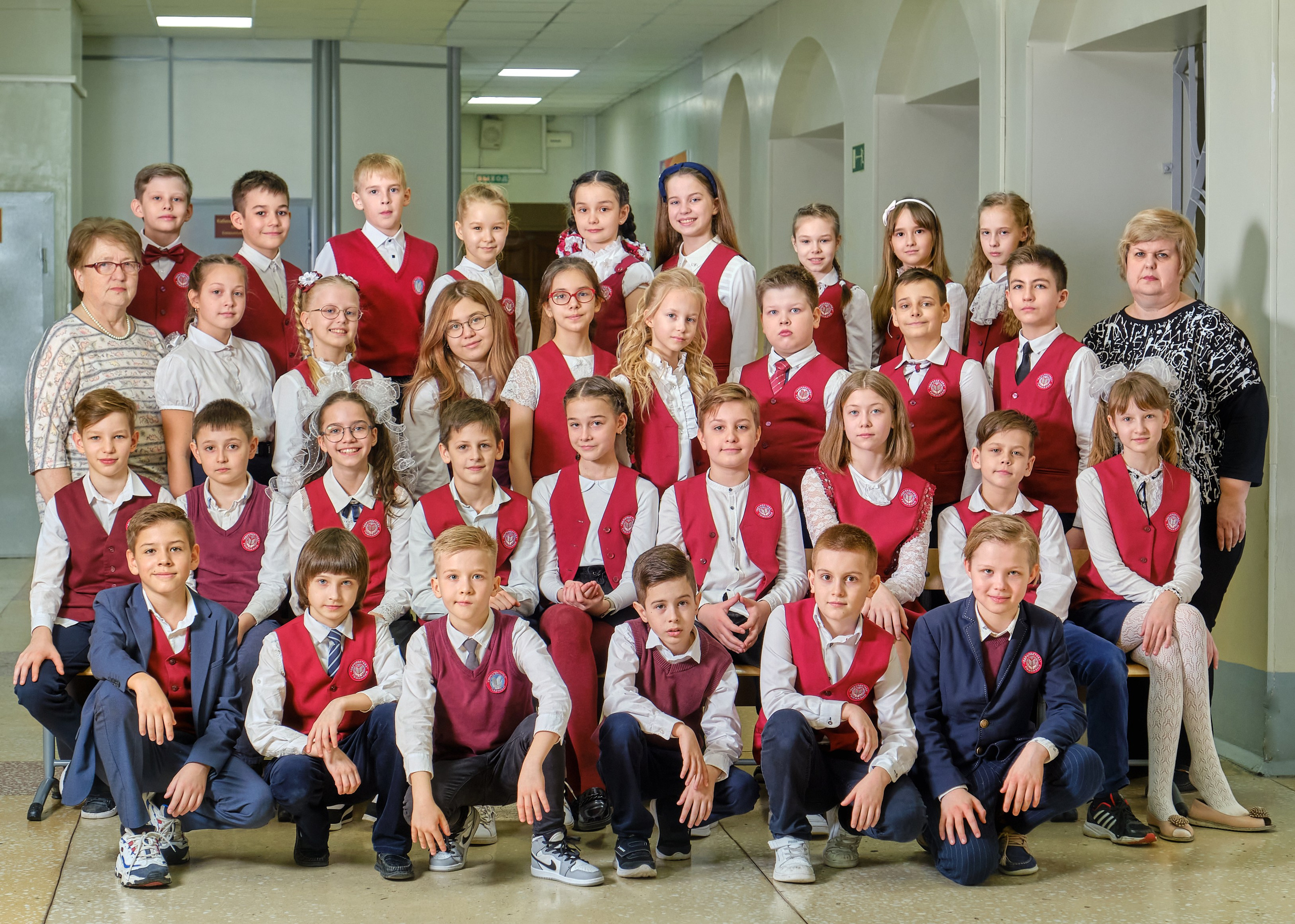 Школьный фотограф Самара. Фотосессия класса в школе, в студии. Цена