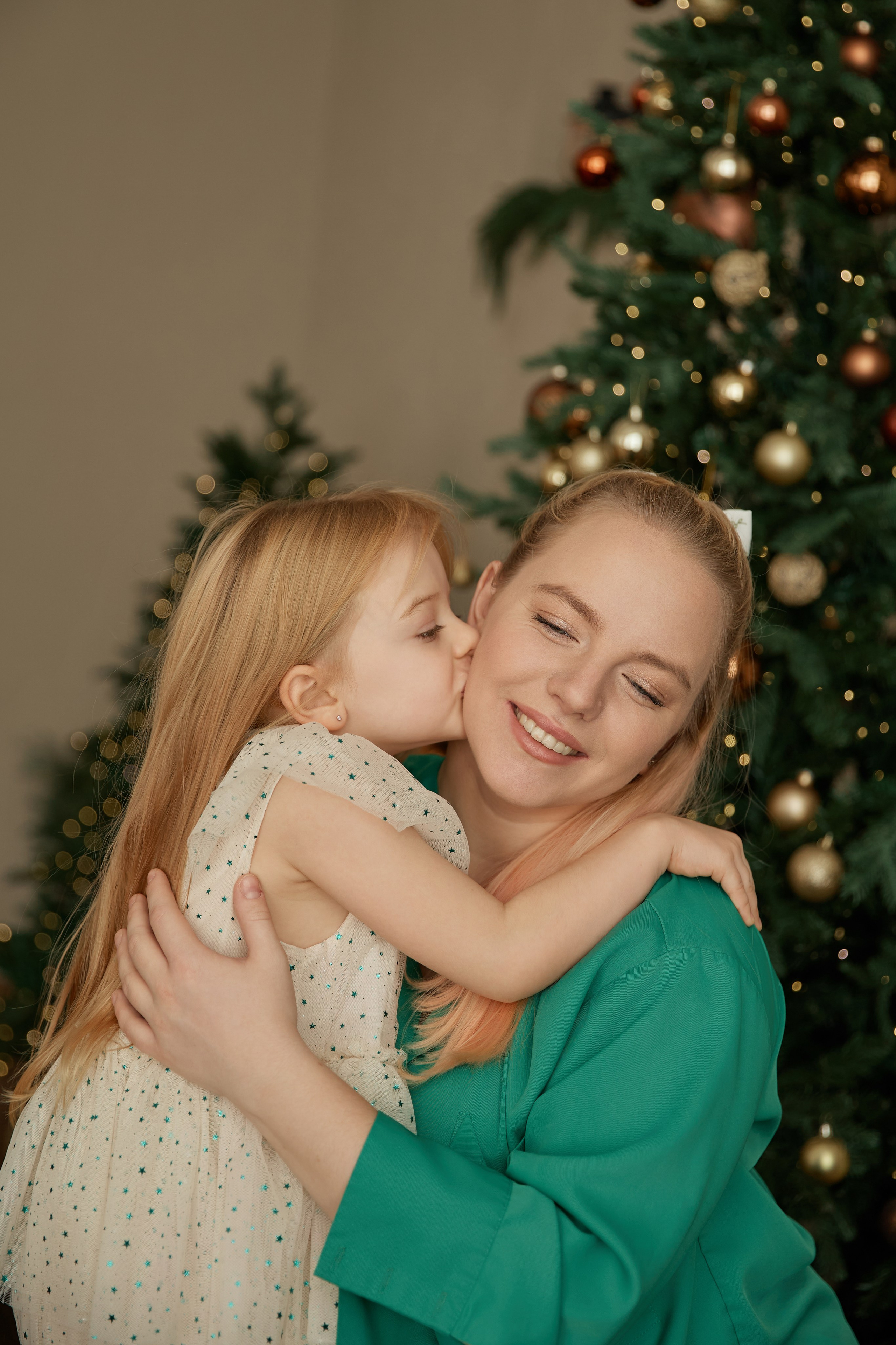 Полина с дочками. Фотограф женского портрета, беременности и материнства Харькова Елена