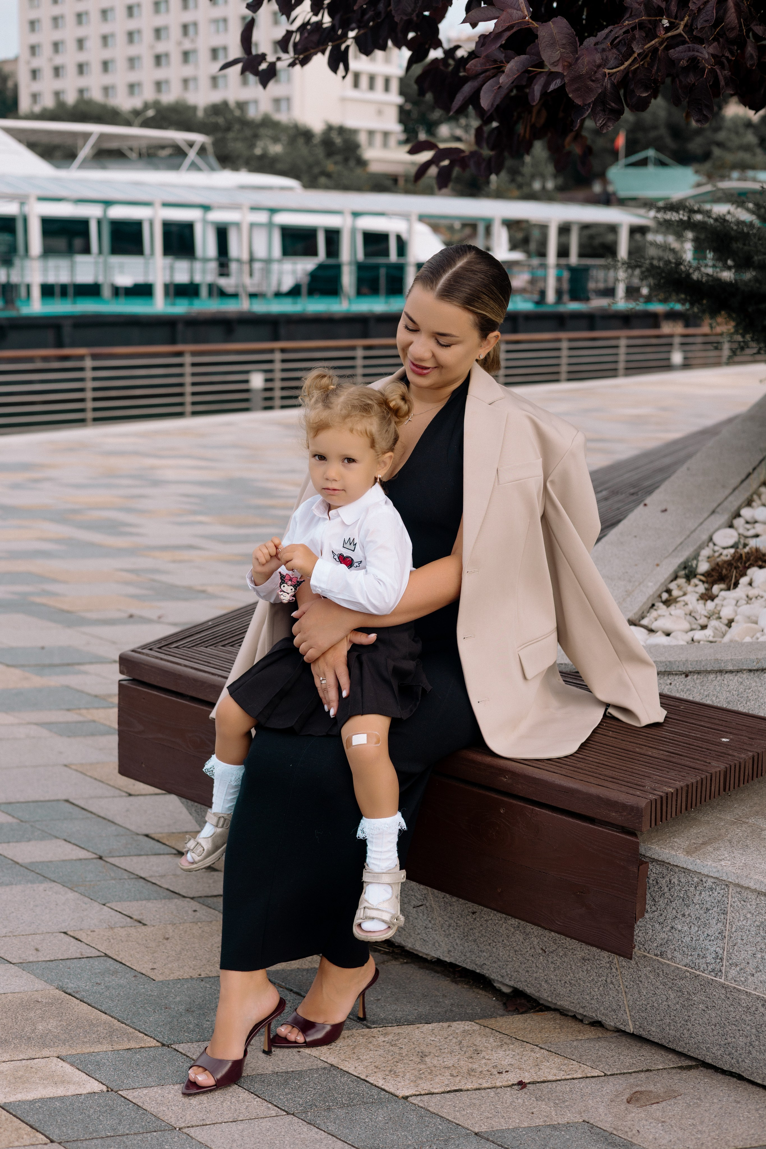 Эмилия с мамой. Портретный, свадебный, репортажный фотограф во Владивостоке Юлиана Джули Фокс