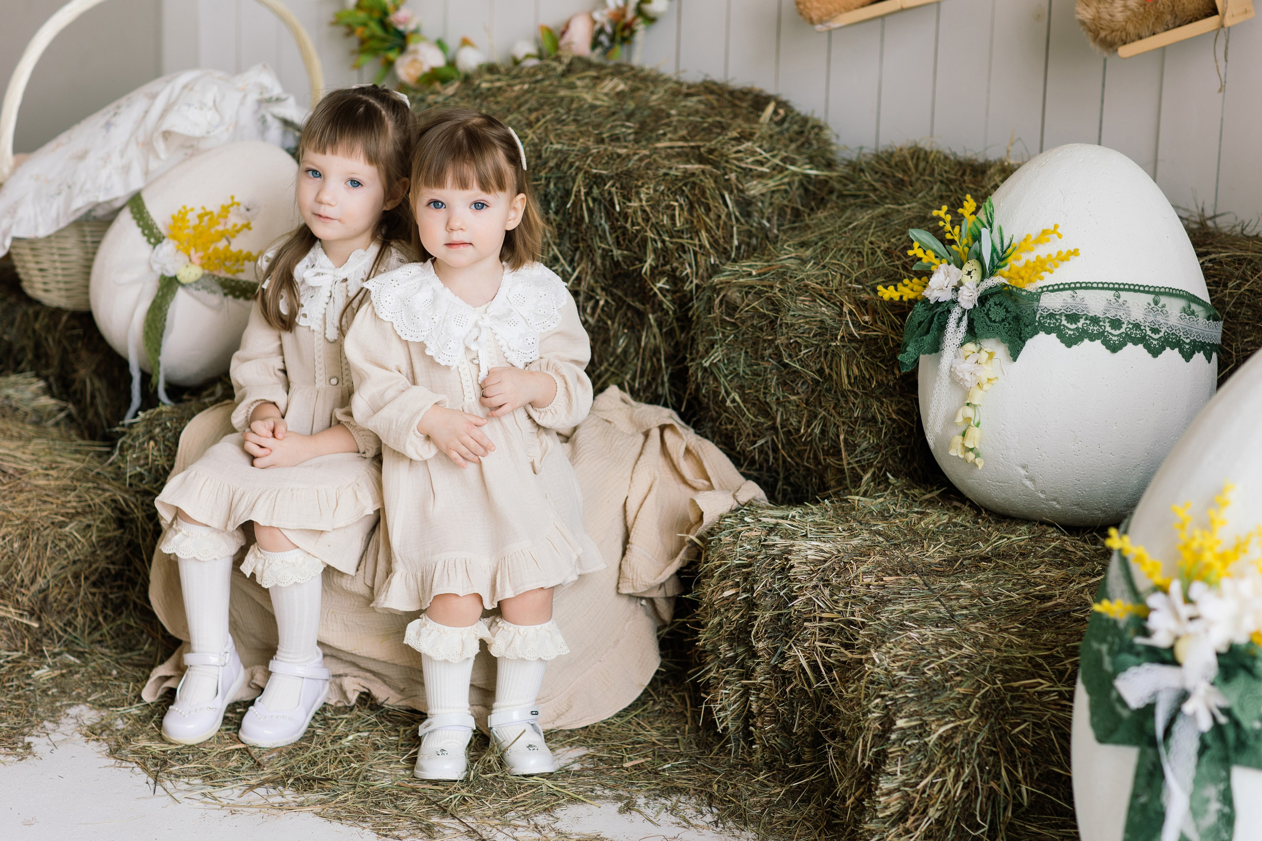 Варя и Мира фотосессия к Пасхе. Семейный фотограф Толстикова Кристина
