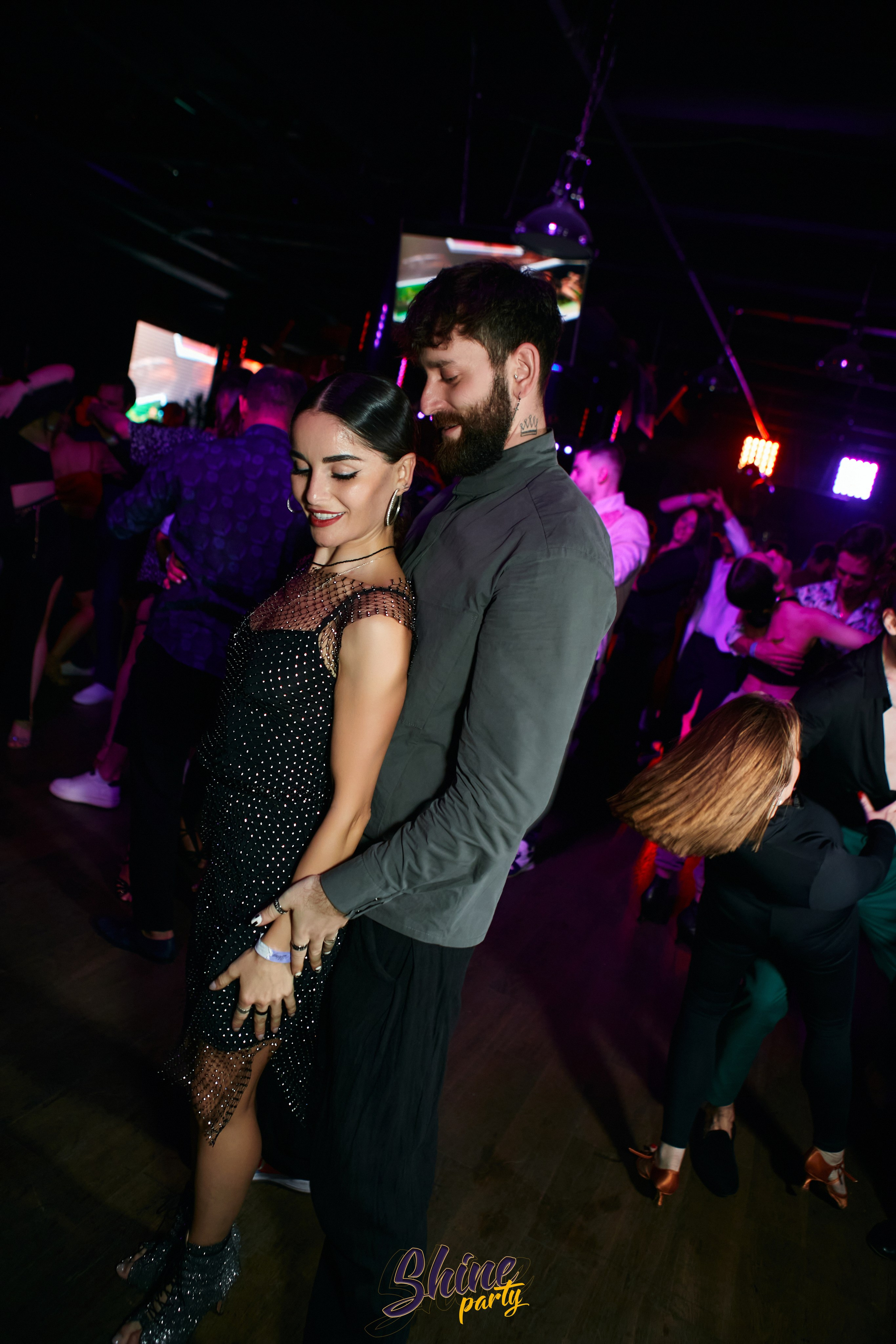 Shine party bachata. Свадебный фотограф