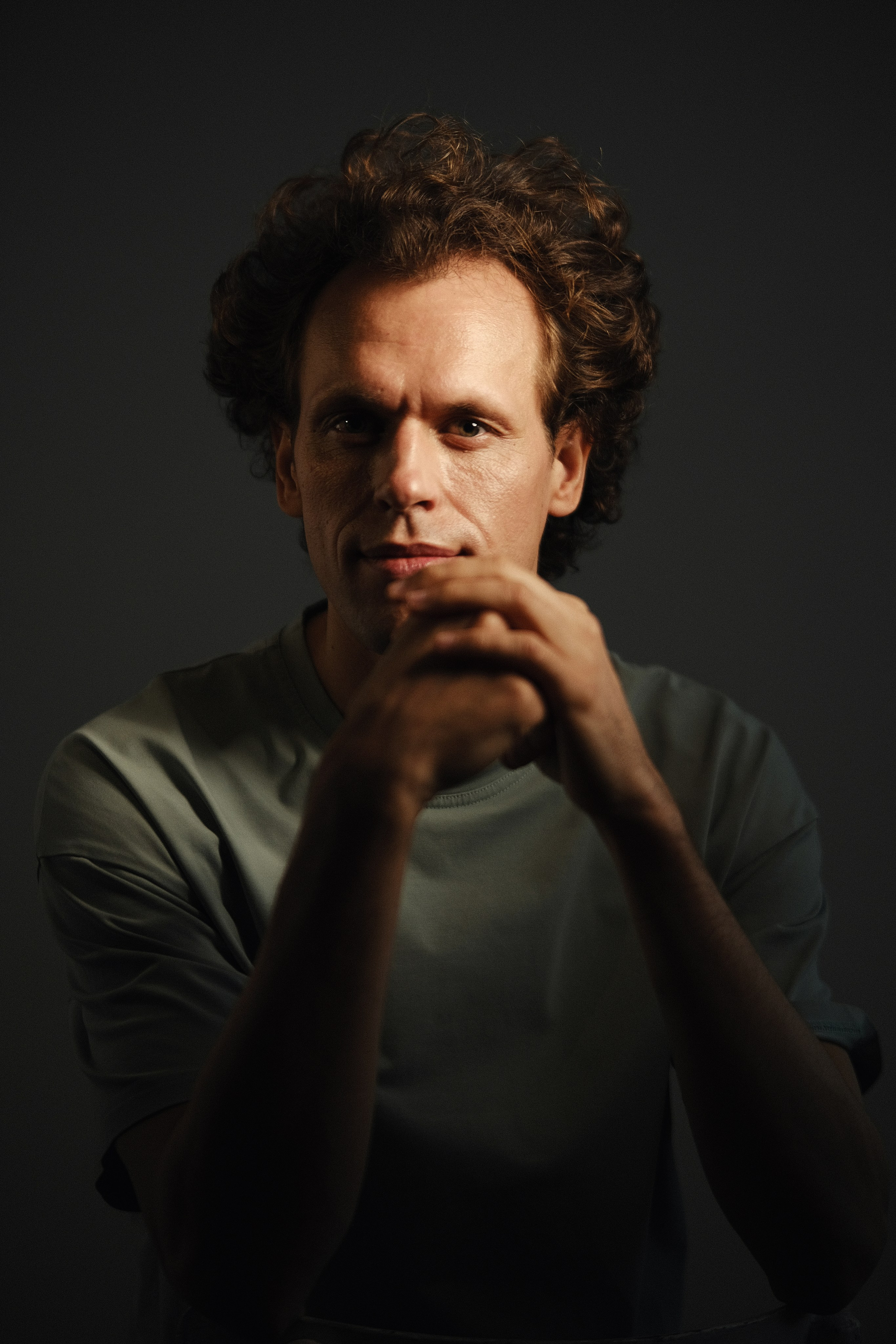 Фотограф Михаил Гуляев. Фотосессия в Новосибирске. Фотосессия в студии Новосибирск. Мужские фотографии.