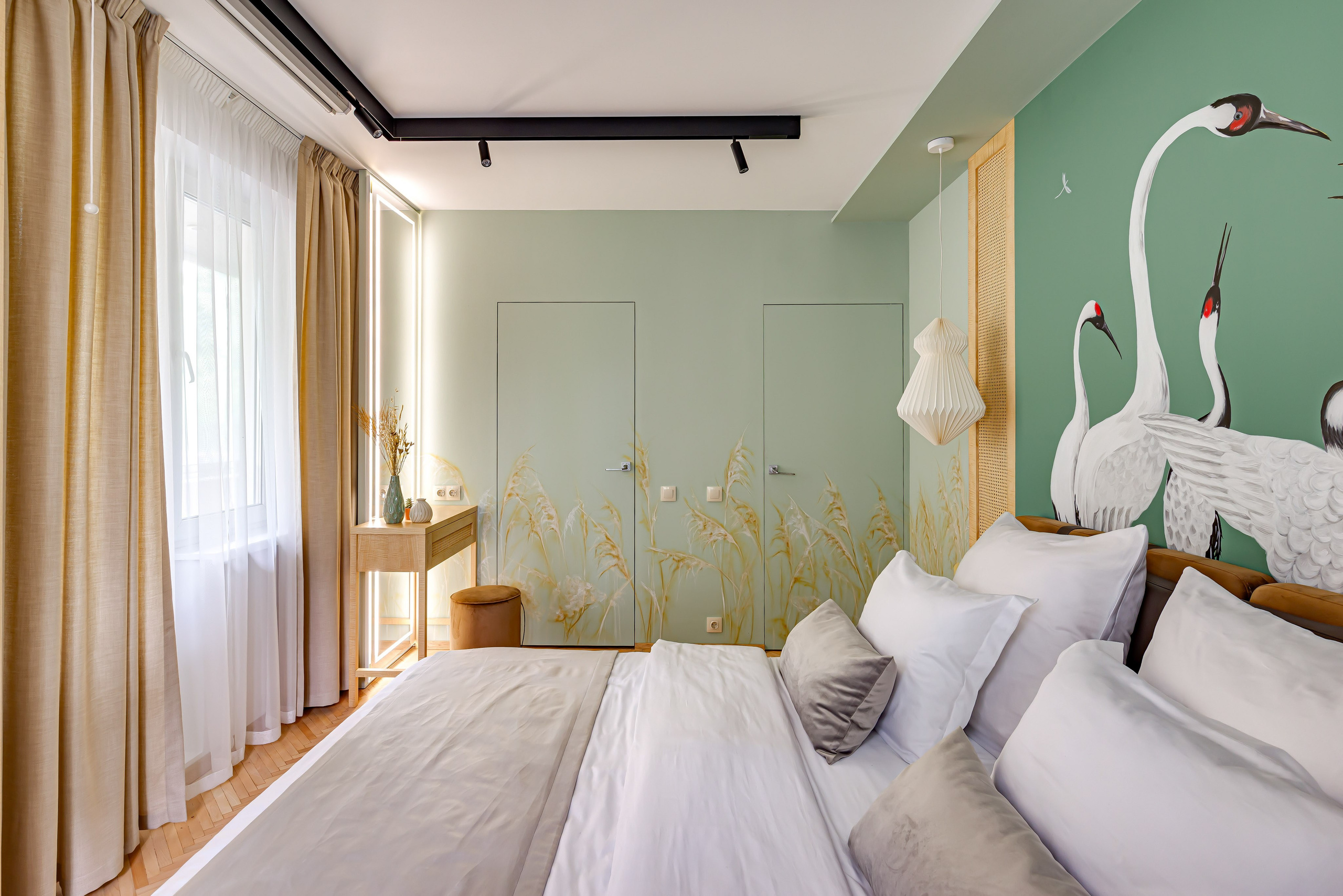 Спальня для телепроекта Большие Перемены на канале Россия 1. Интерьерная съёмка и виртуальные туры — Интерьерный фотограф Кузнецов Сергей (photopixiq)