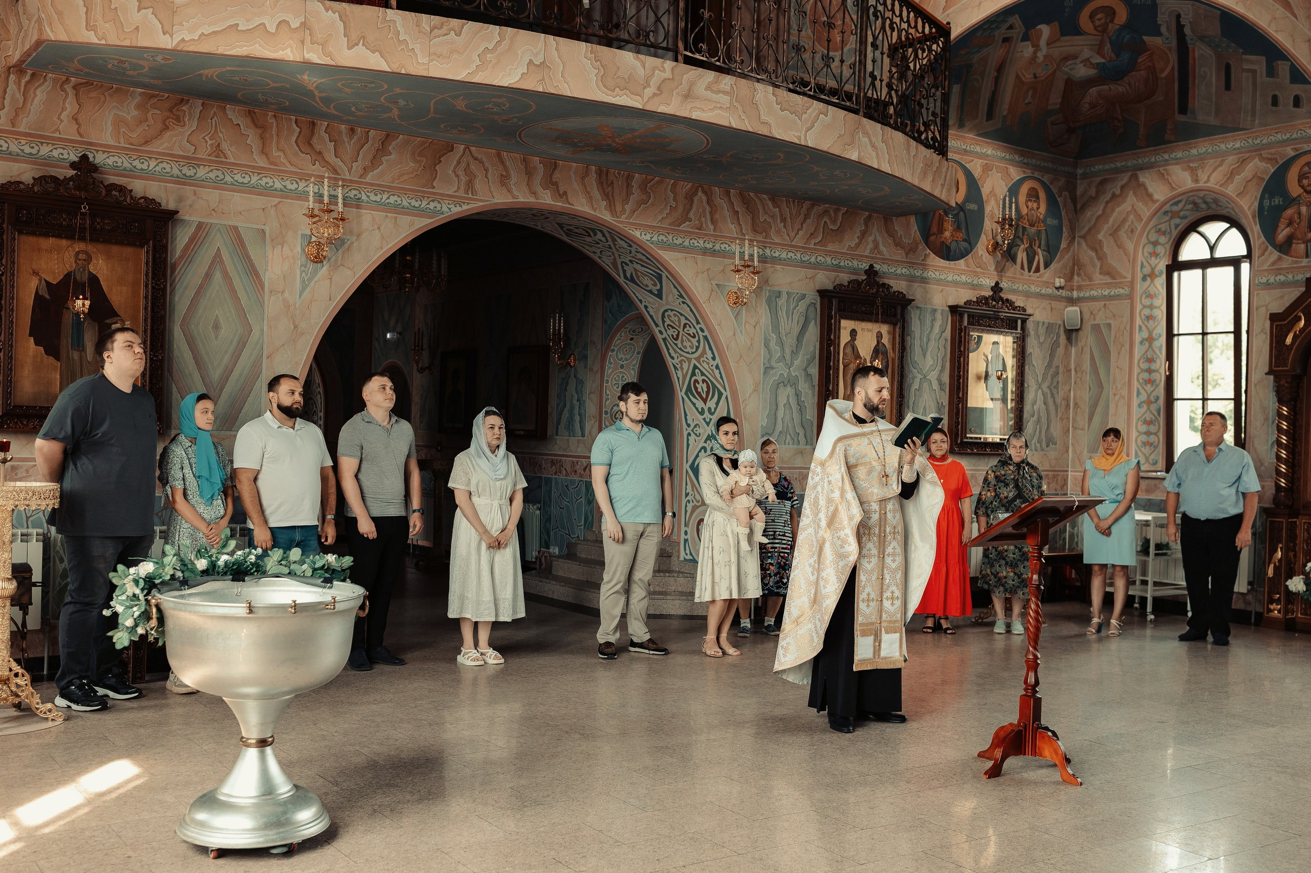 Фото съемка таинства крещения в Нижнем Новгороде. Алексей Шаров — свадебный и репортажный фотограф в Нижнем Новгороде