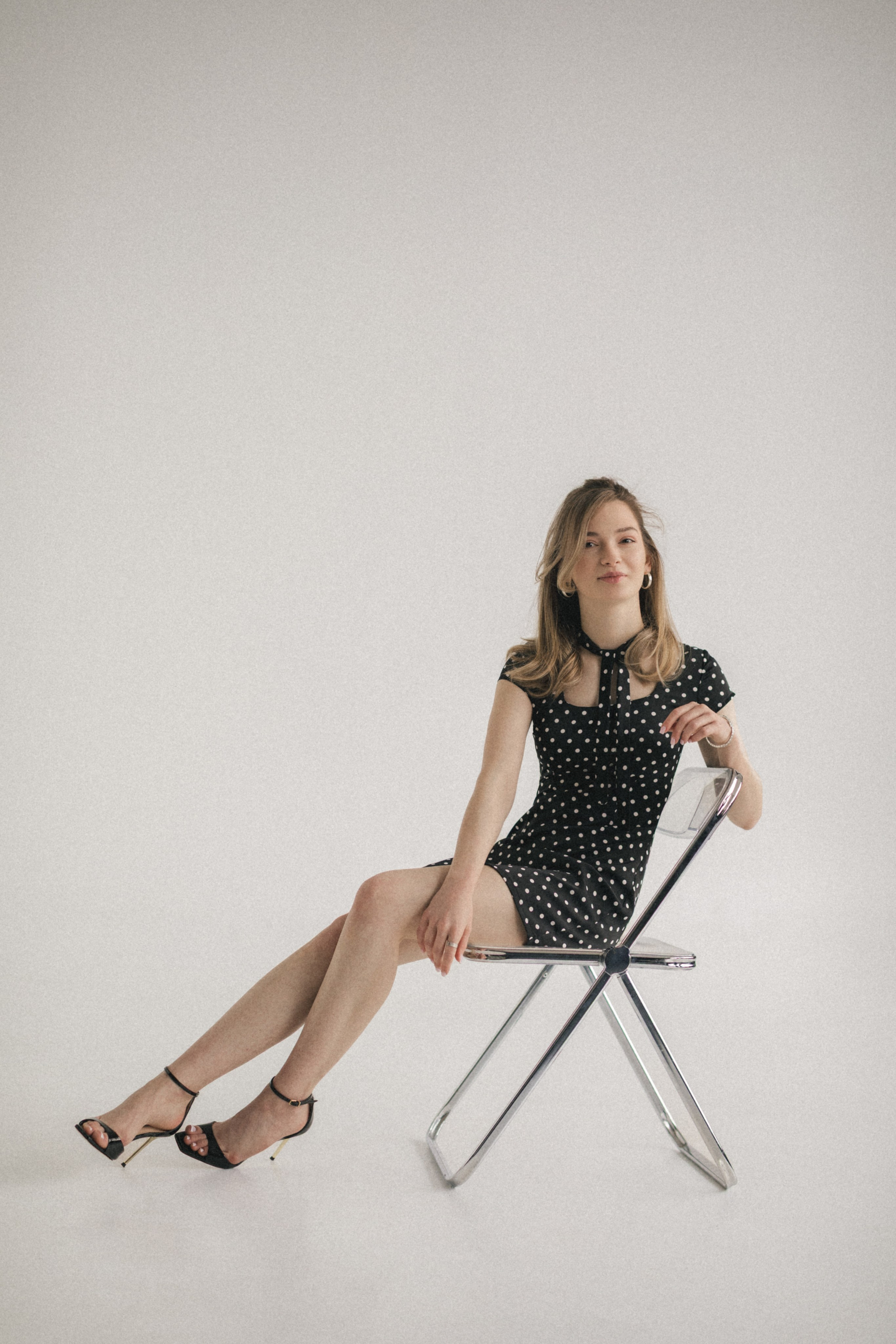 Фотосессия ко Дню рождения девушки в студии с тортом. Фотограф во Владикавказе Юрий Геворгизов