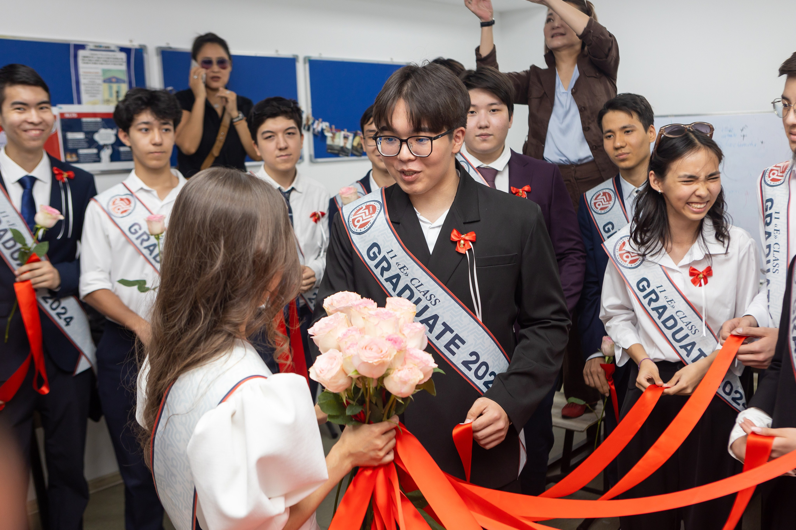 Вручениe | Линейка. Фото и видеосъемка в Алматы