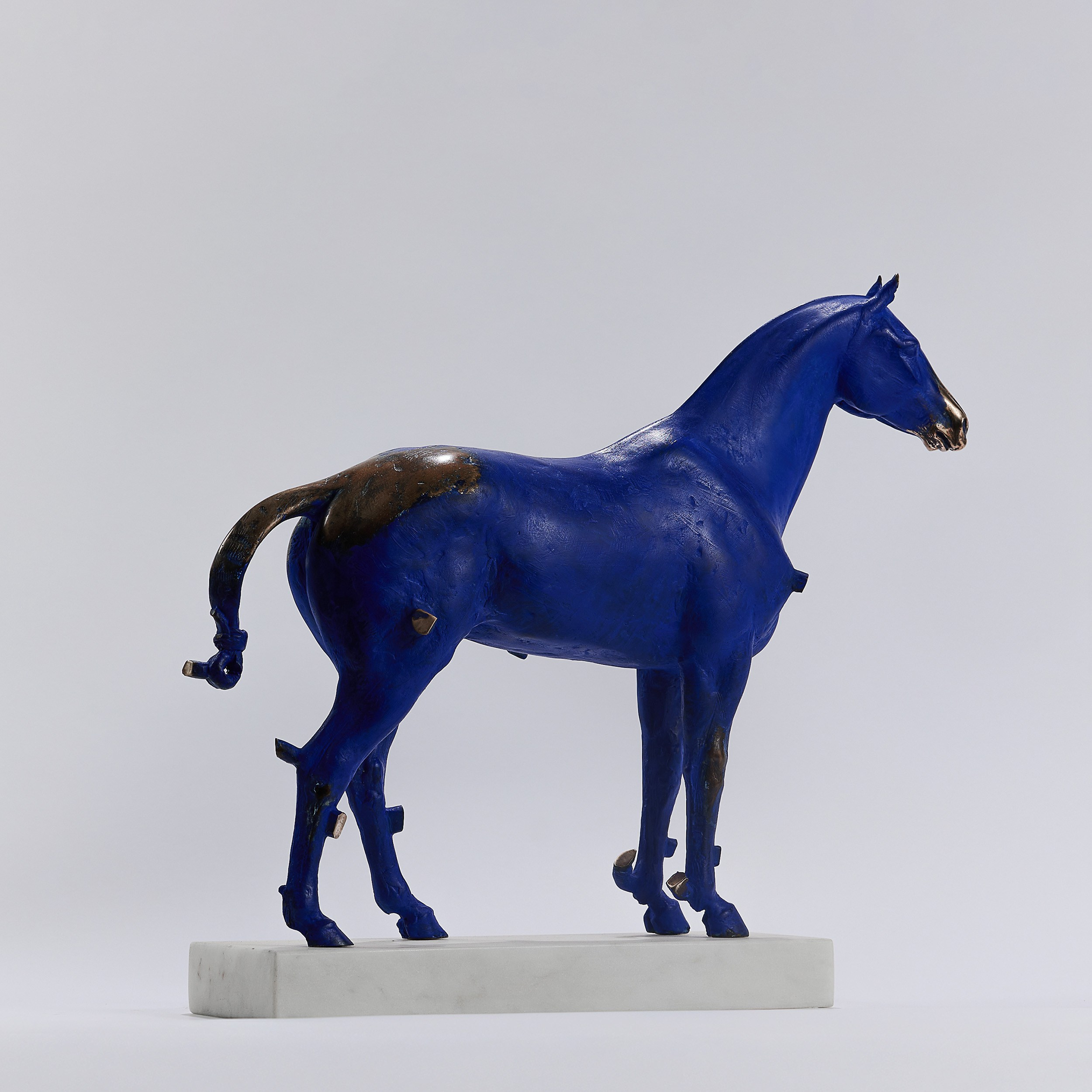 Синяя лошадь. 2016-2018. Бронза, акрил. 