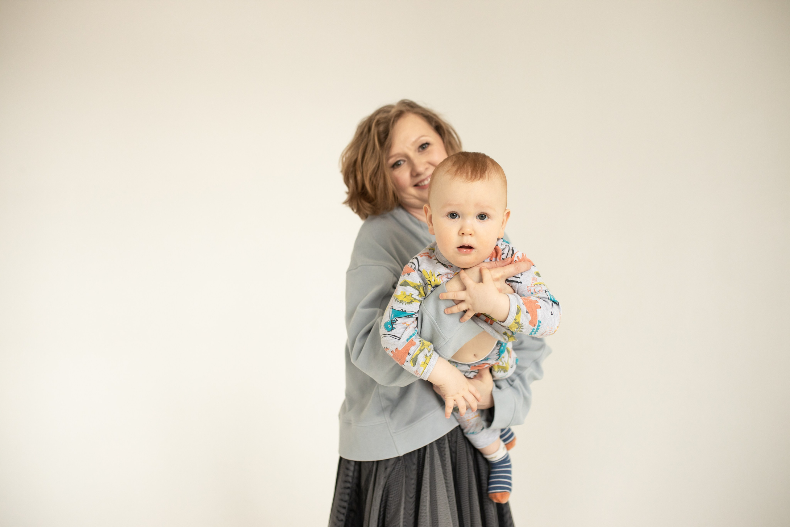 Семейная фотосессия на циклораме с естественным светом. Фотограф в Железнодорожном и Балашихе