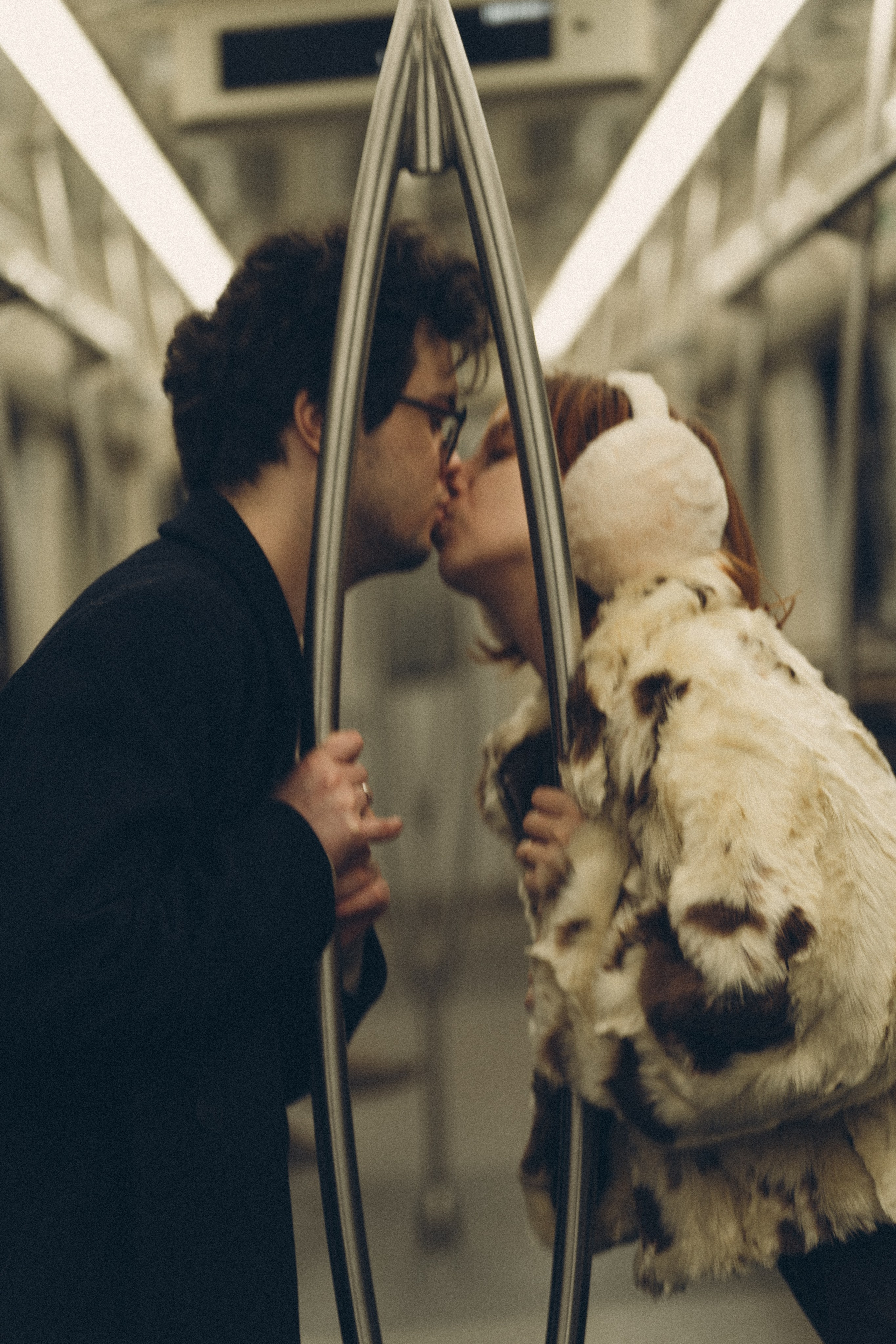 НОВОГОДНЯЯ ФОТОСЕСИИЯ ПАРЫ В МЕТРО ЛЮБОВЬ. Профессиональный фотограф, Санкт-Петербург — Виктория Богомолова