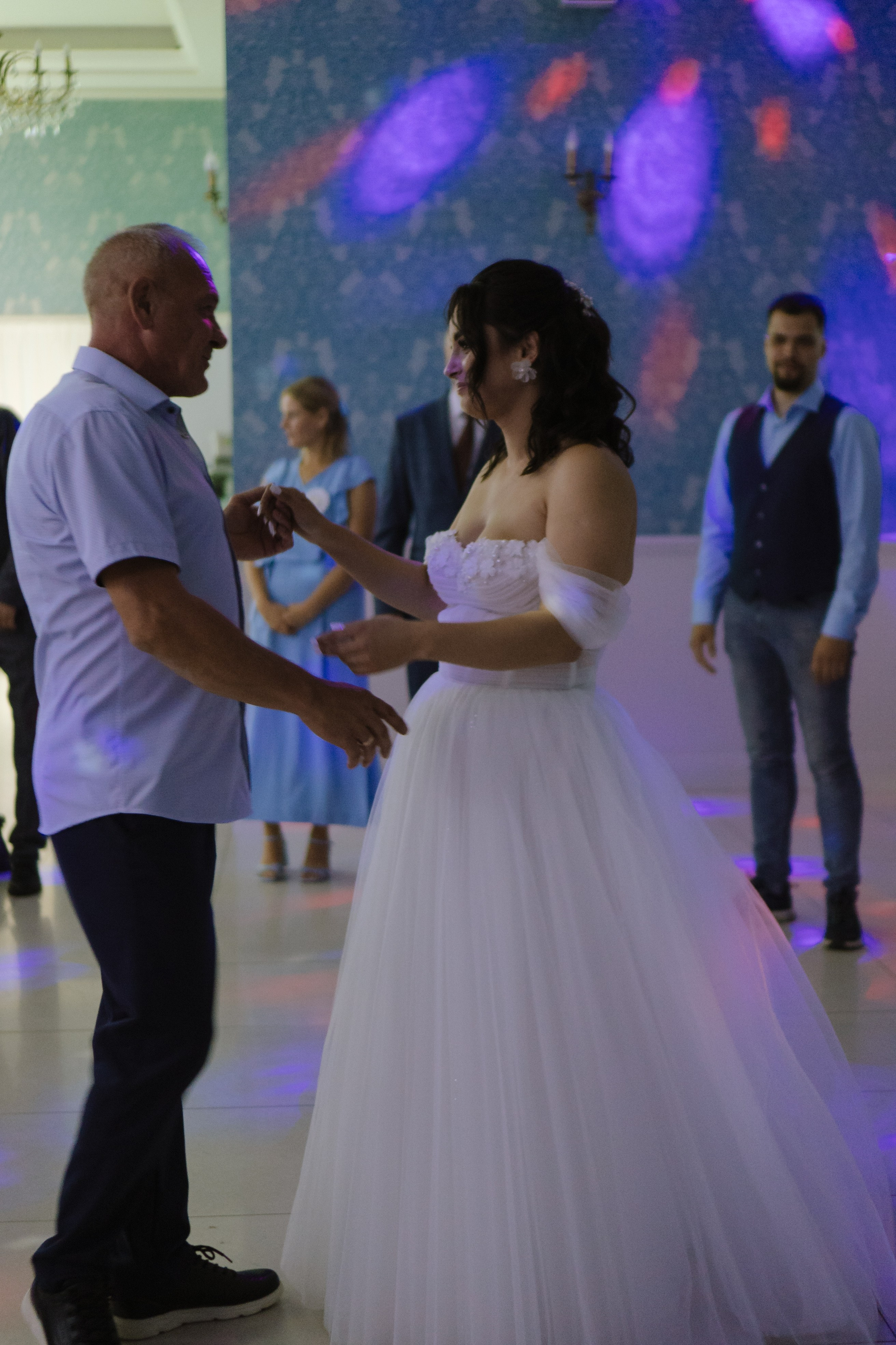 ТАНЕЦ ОТЦА И ДОЧЕРИ НА БАНКЕТЕ (СВАДЕБНАЯ ФОТОСЕСИИЯ БАНКЕТА). Профессиональный фотограф, Санкт-Петербург — Виктория Богомолова
