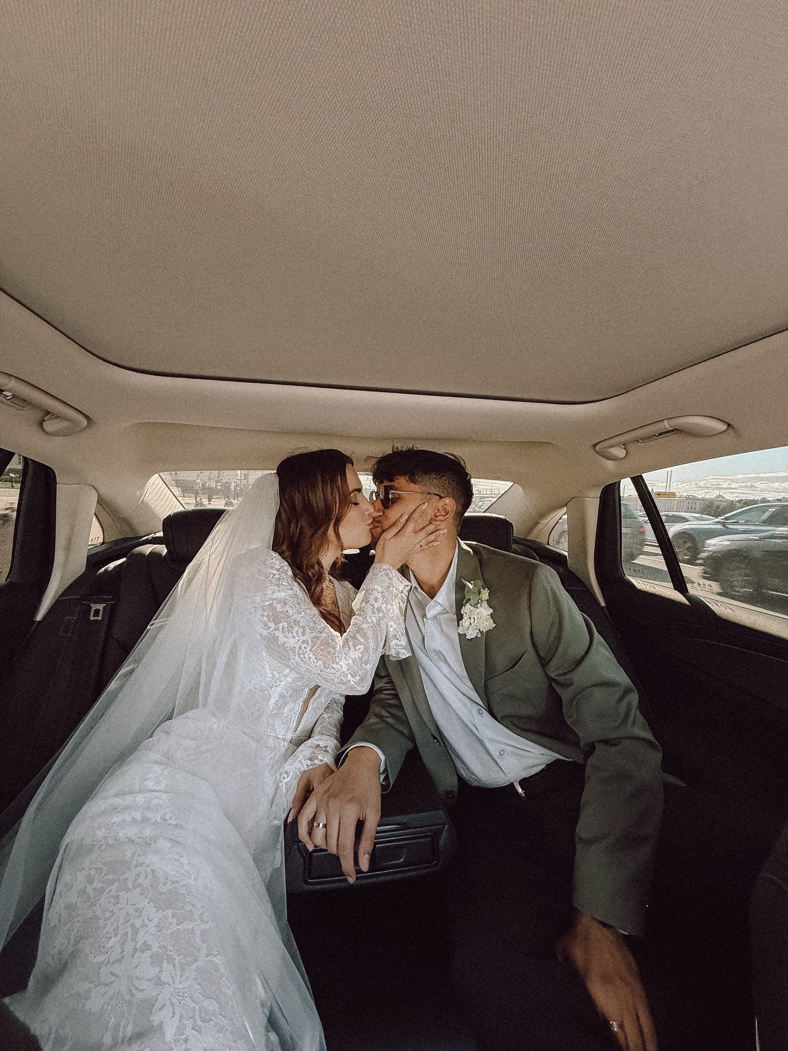 ФОТО НА ТЕЛЕФОН ВО ВРЕМЯ БРАКОСОЧЕТАНИЯ В ПЕРВОМ ДВОРЦЕ И ПРОГУЛКИ. Профессиональный фотограф, Санкт-Петербург — Виктория Богомолова