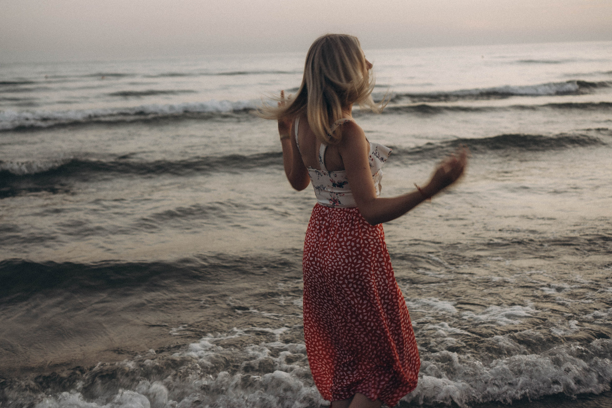 Июльский вечер на берегу черного моря. Профессиональный фотограф, Санкт-Петербург — Виктория Богомолова