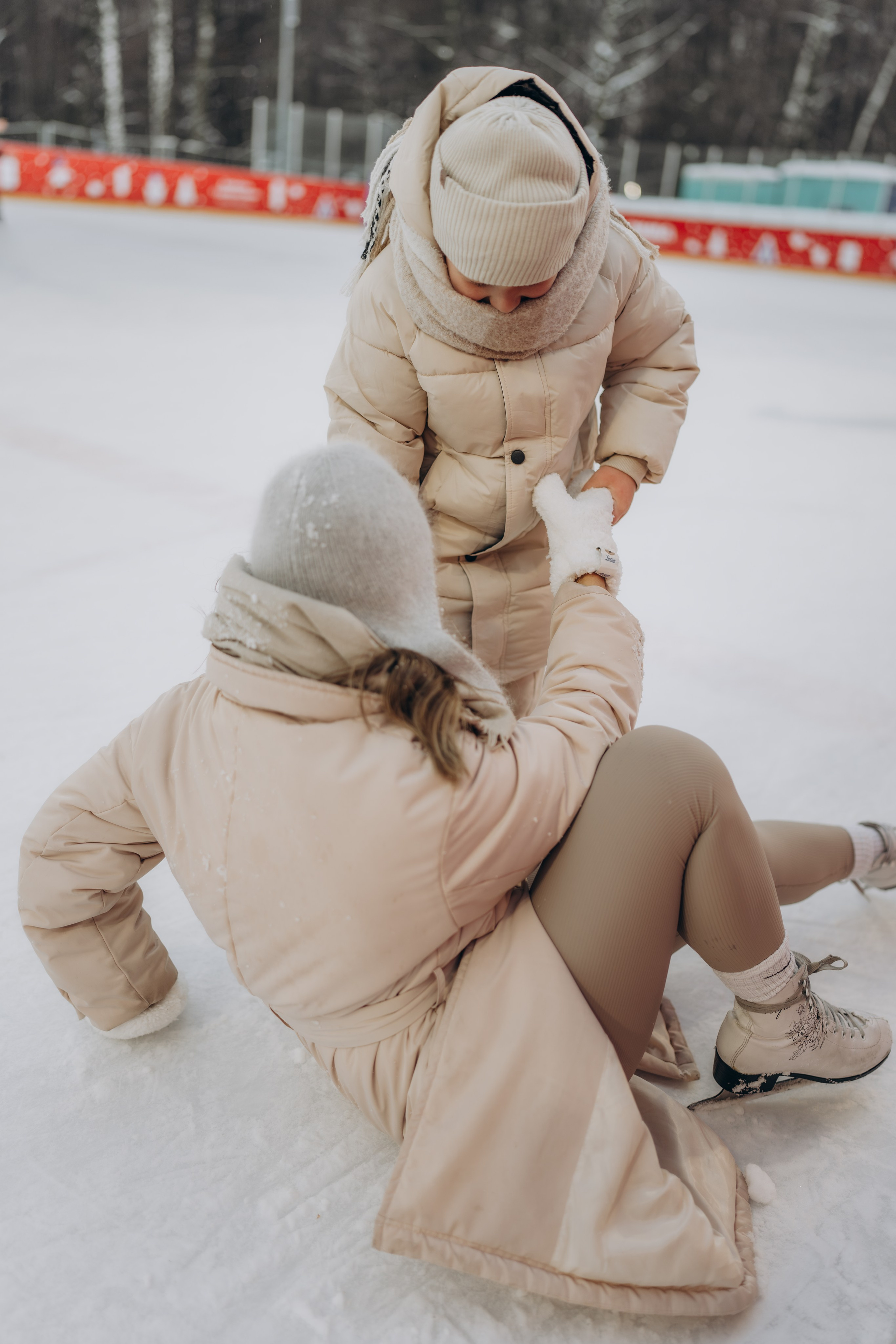 На катке. Семейный фотограф Москва. Фотограф беременности и материнства Москва