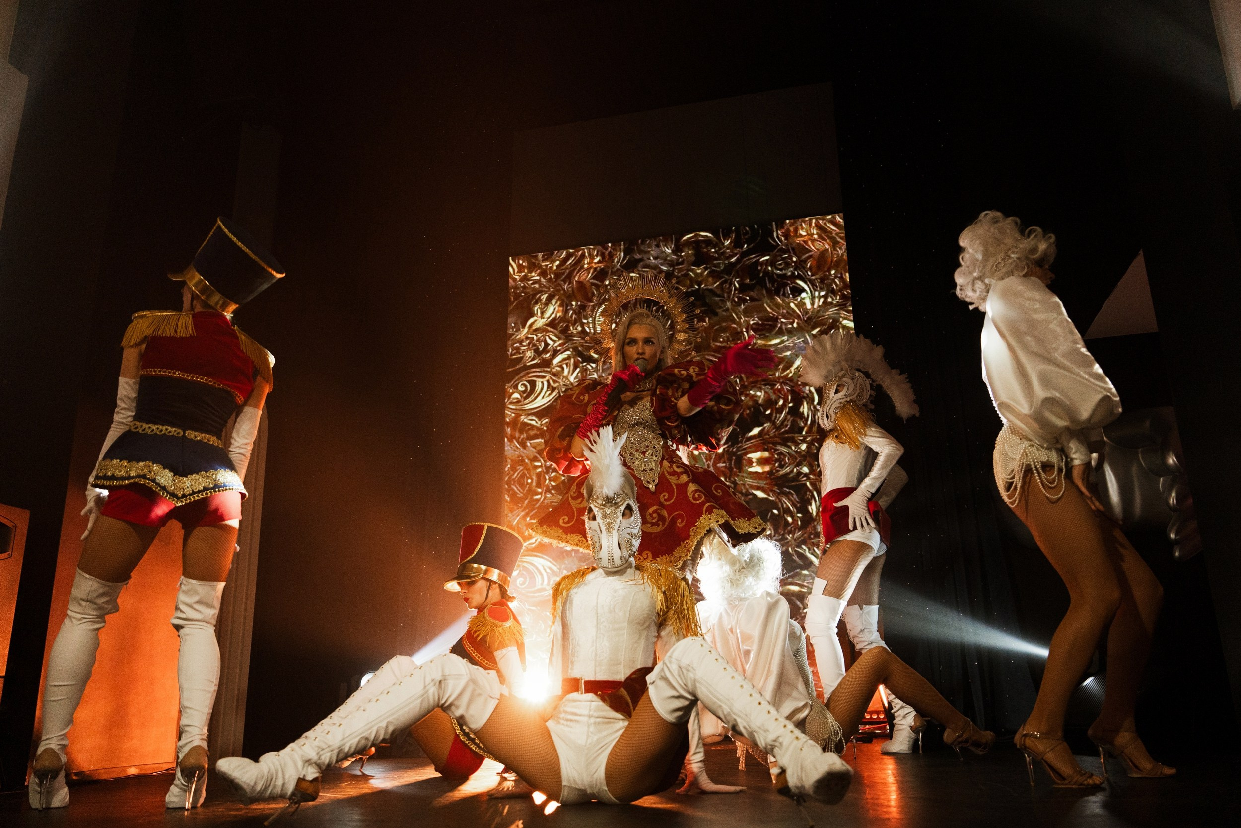 12 сентября (пятница) Премьера шоу-программы «Русские сезоны». BENUAR Restaurant