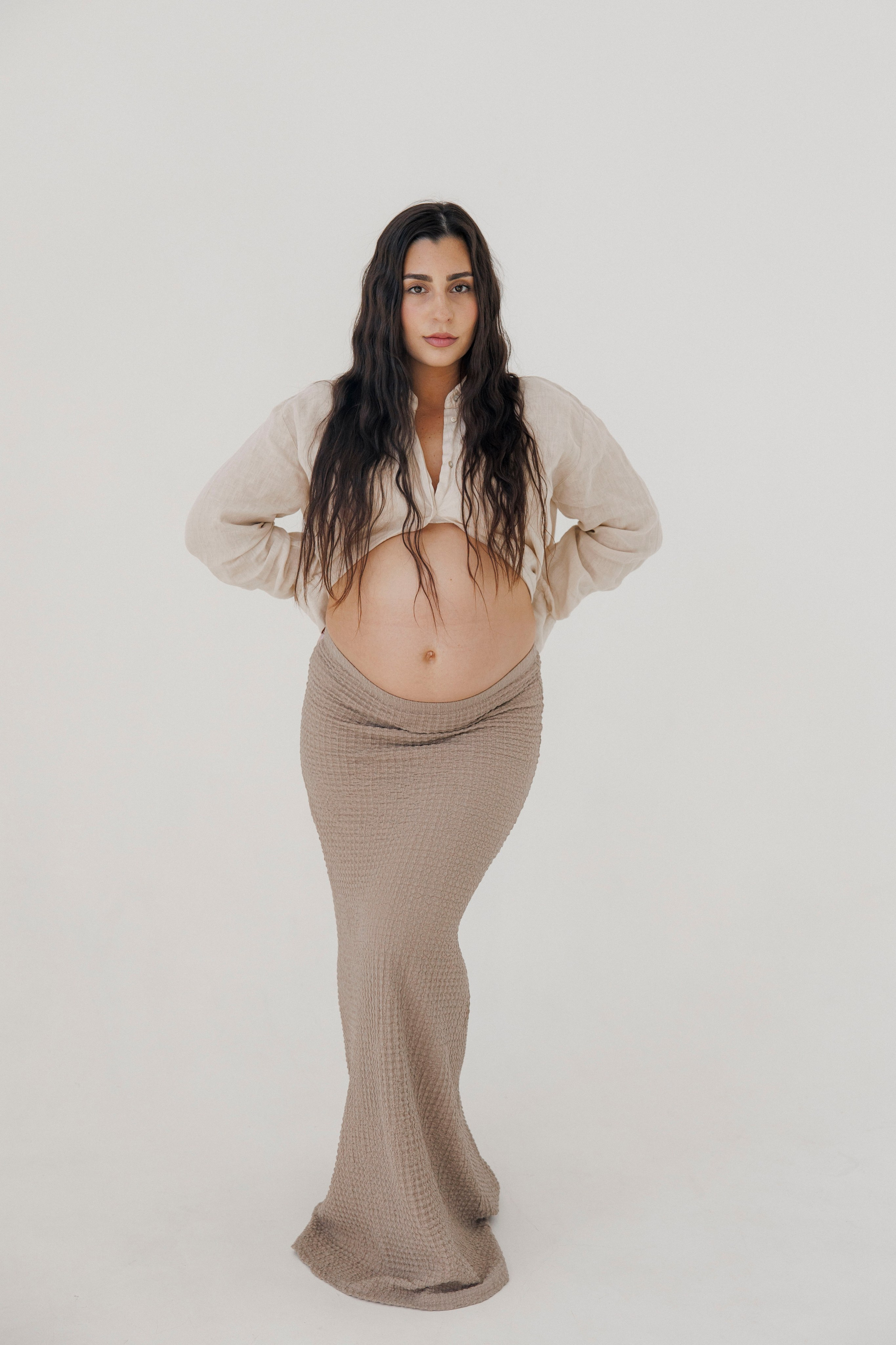 Pregnancy photoshoot inside the Grey Studio. Главная