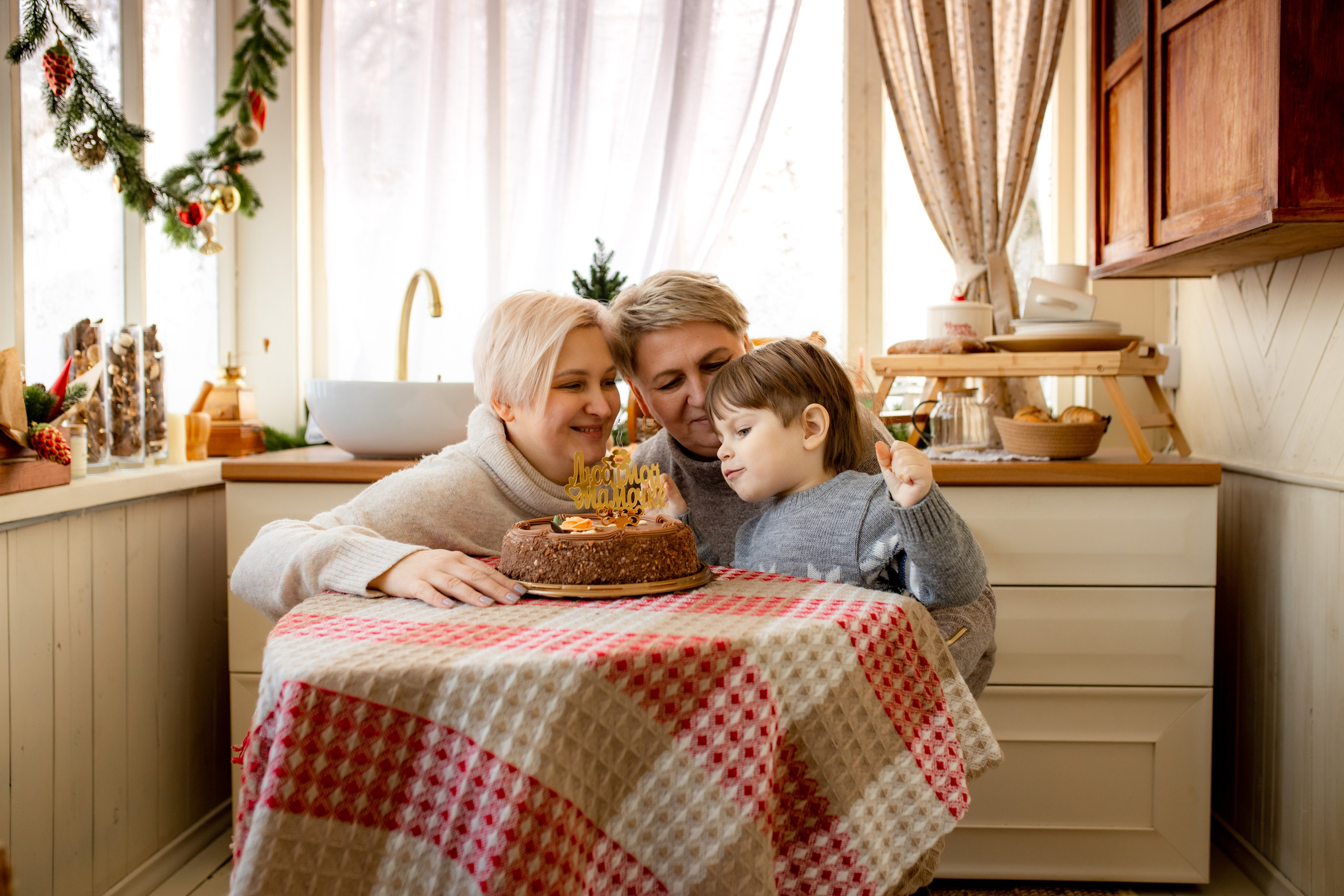 подарок маме на новый год, новгодняя фотосессия в Железнодорожном, новогодняя фотосессия в Купавне, бабушка с внуком на новый г
