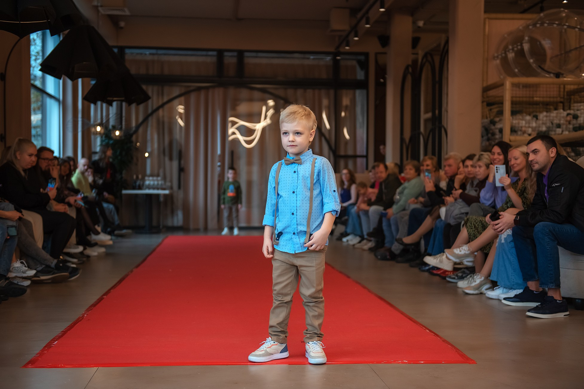 HAPPYkids дефиле в день мамы. Семейный и коммерческий фотограф в Сочи Александр Бодунов