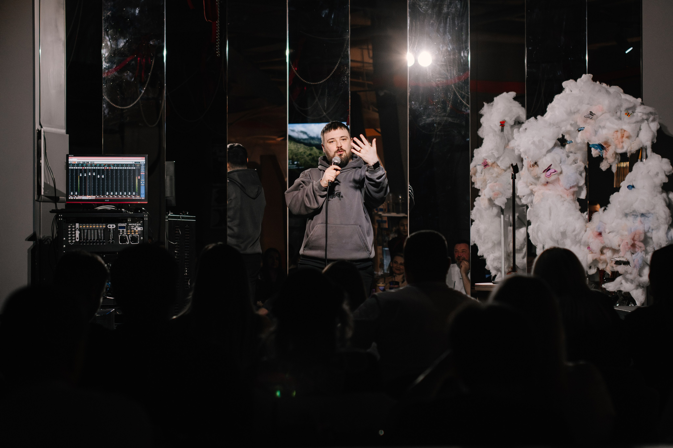 StandUp с Наташей Красновой. 1 апреля в Sketch. Фотограф в Челябинске Любовь Денисенко