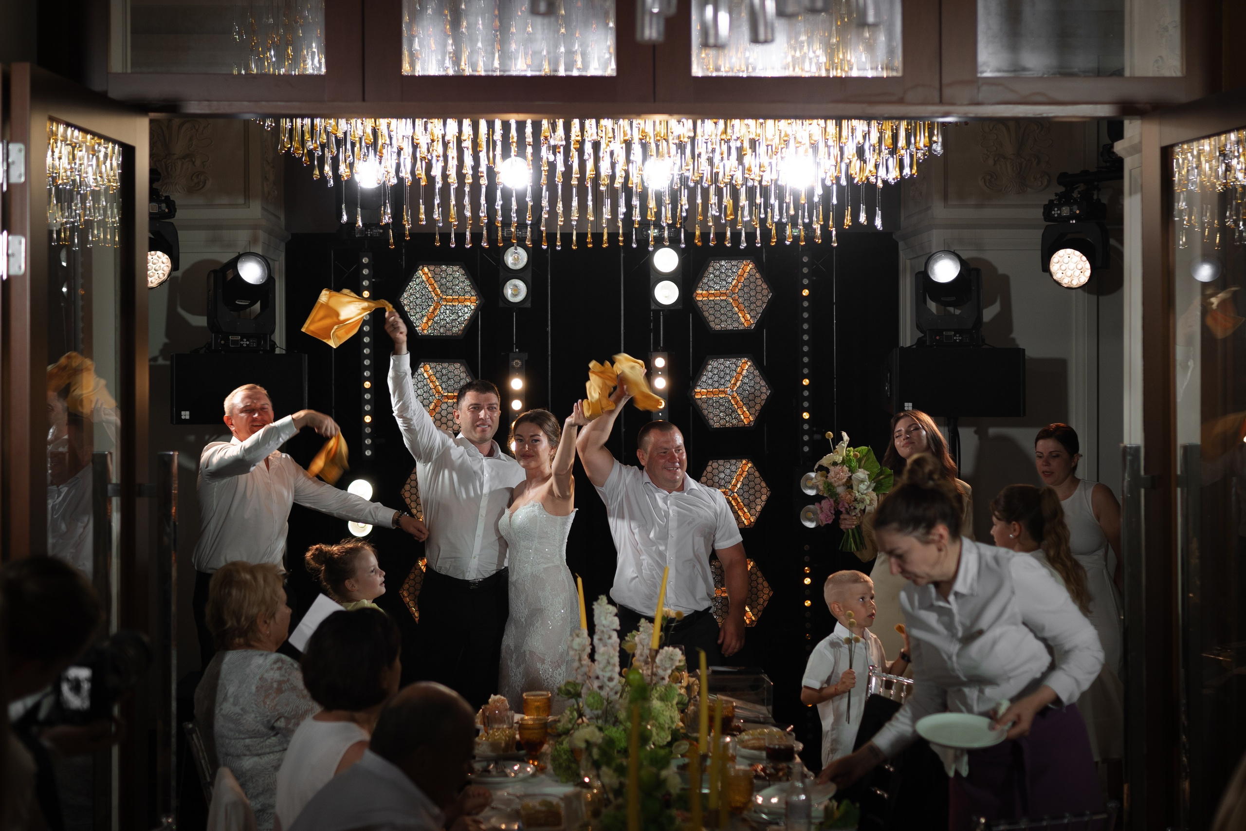 Свадебная прогулка. Фотограф Виолетта Матевосян