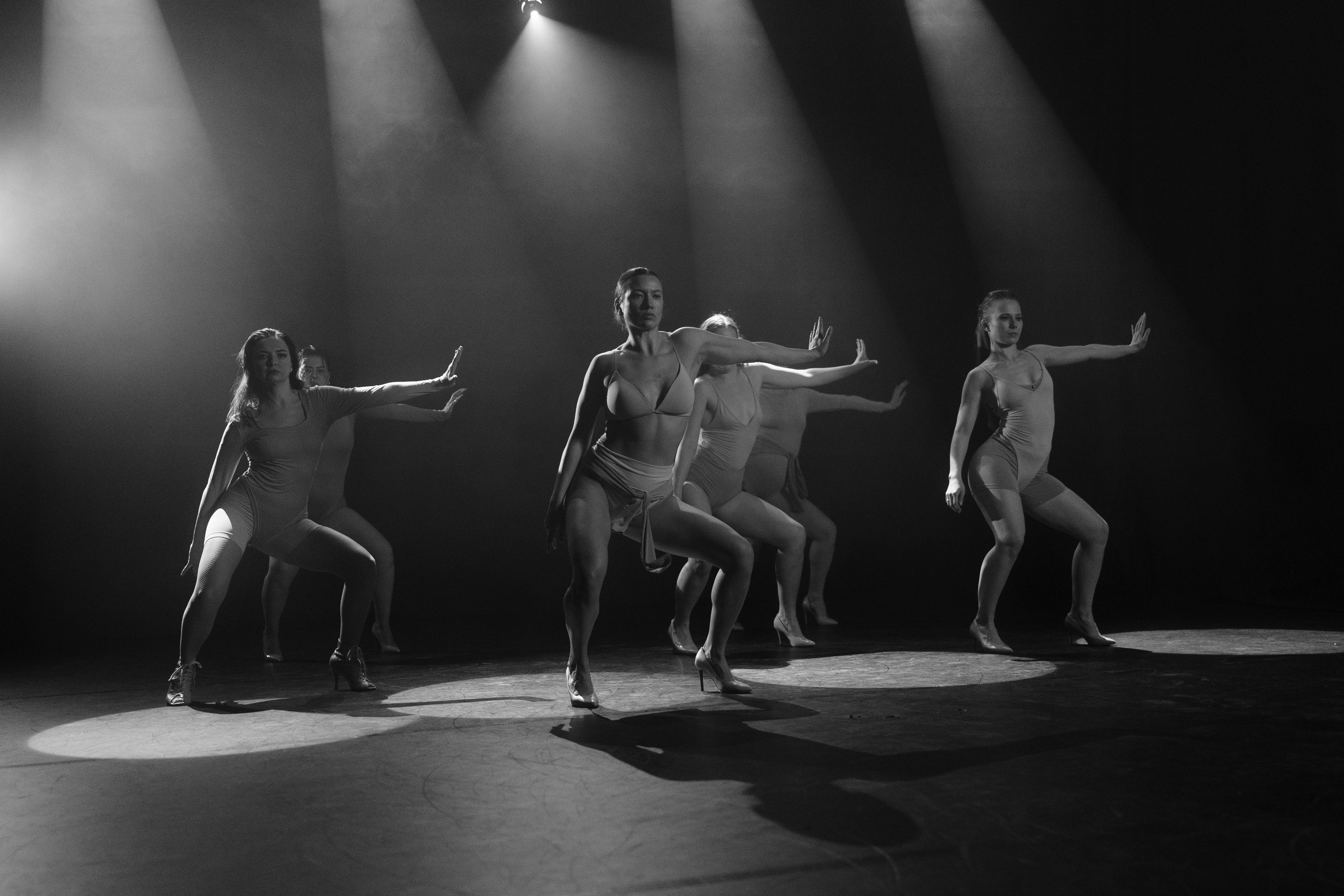 Reportage photography of dancers in the movie pavilion