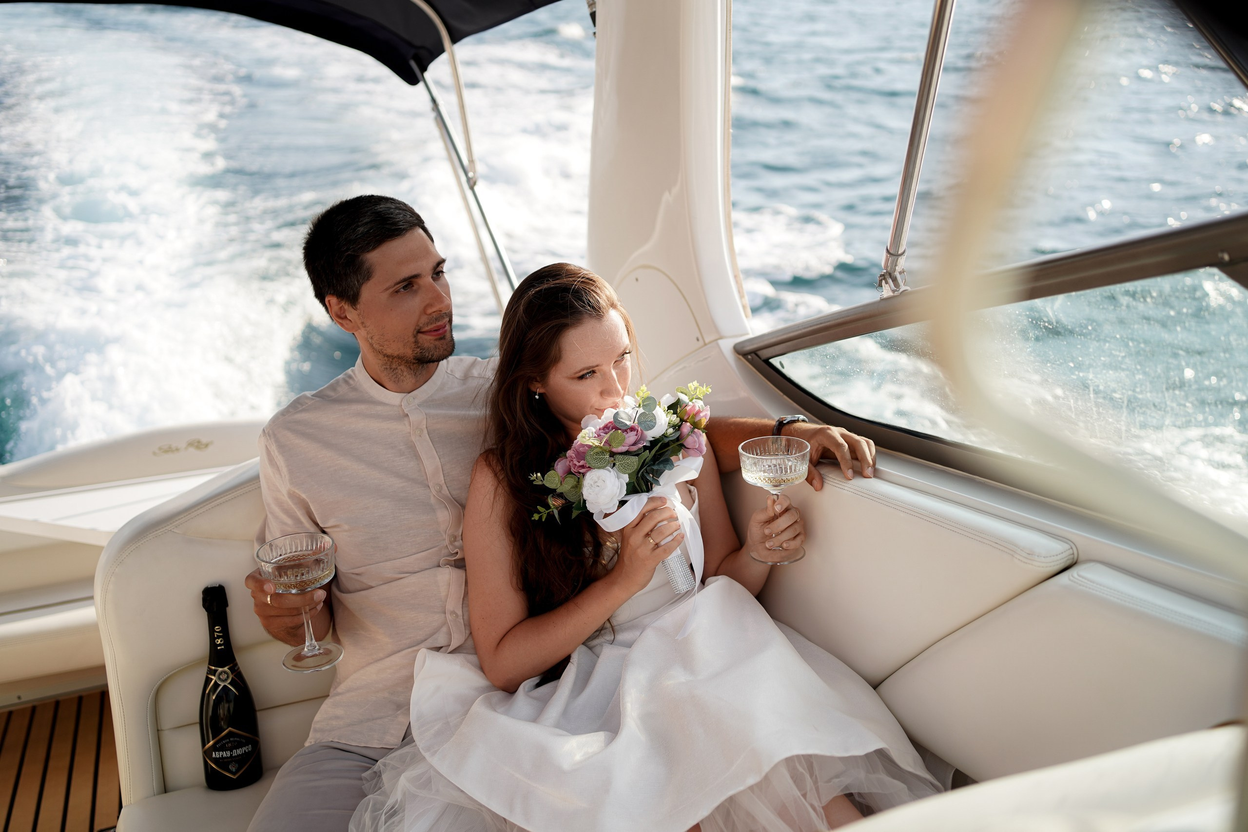 Свадебная фотосессия на катере в Крыму. Фотограф из Ростова-на-Дону Алёна Чёботова. Алексей и Анастасия. Свадебный фотограф в Ростове-на-Дону. Таинство Крещения и Венчания, семейные фотосессии. Алёна Чёботова