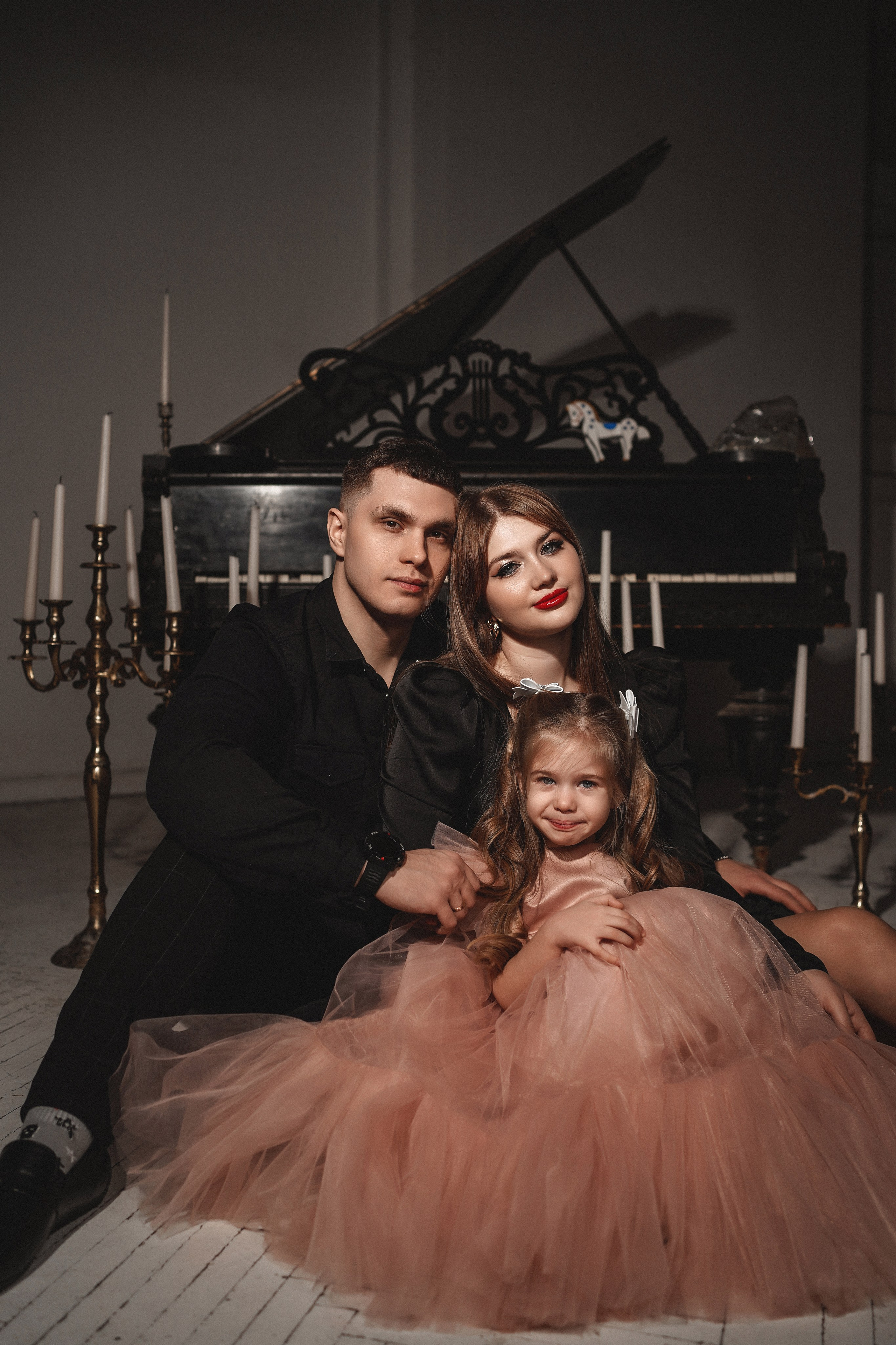 Уличная семейная фотосессия в Ростове-на-Дону. Фотограф Аксай, Новочеркасск. Свадебный фотограф в Ростове-на-Дону. Таинство Крещения и Венчания, семейные фотосессии. Алёна Чёботова