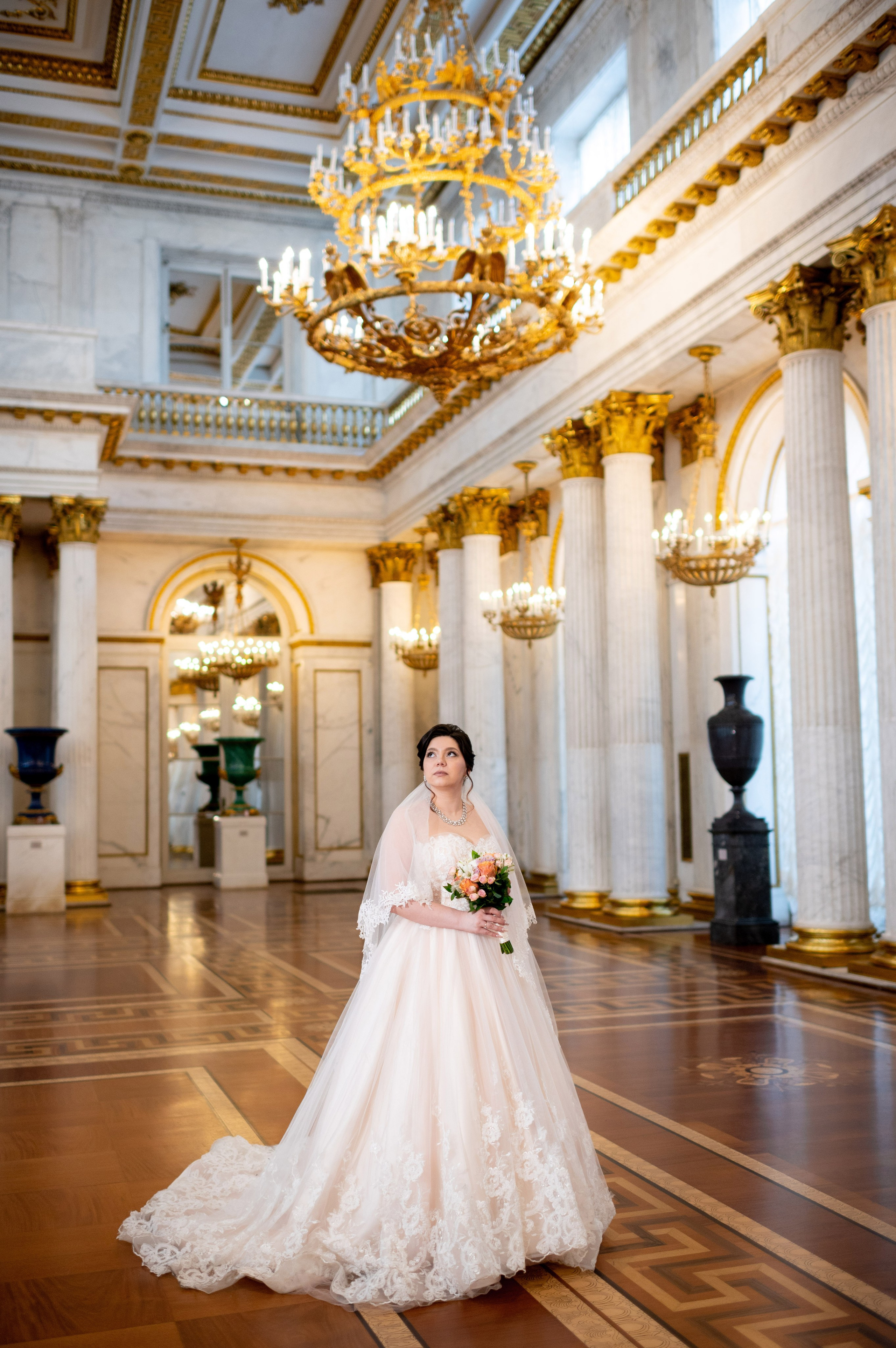 Самая красивая свадебная фотосессия в Эрмитаже. Лучшие свадебные фотографии в Эрмитажа. Портретный, семейный и свадебный фотограф в Санкт-Петербурге и в Пушкине Ширяев Денис
