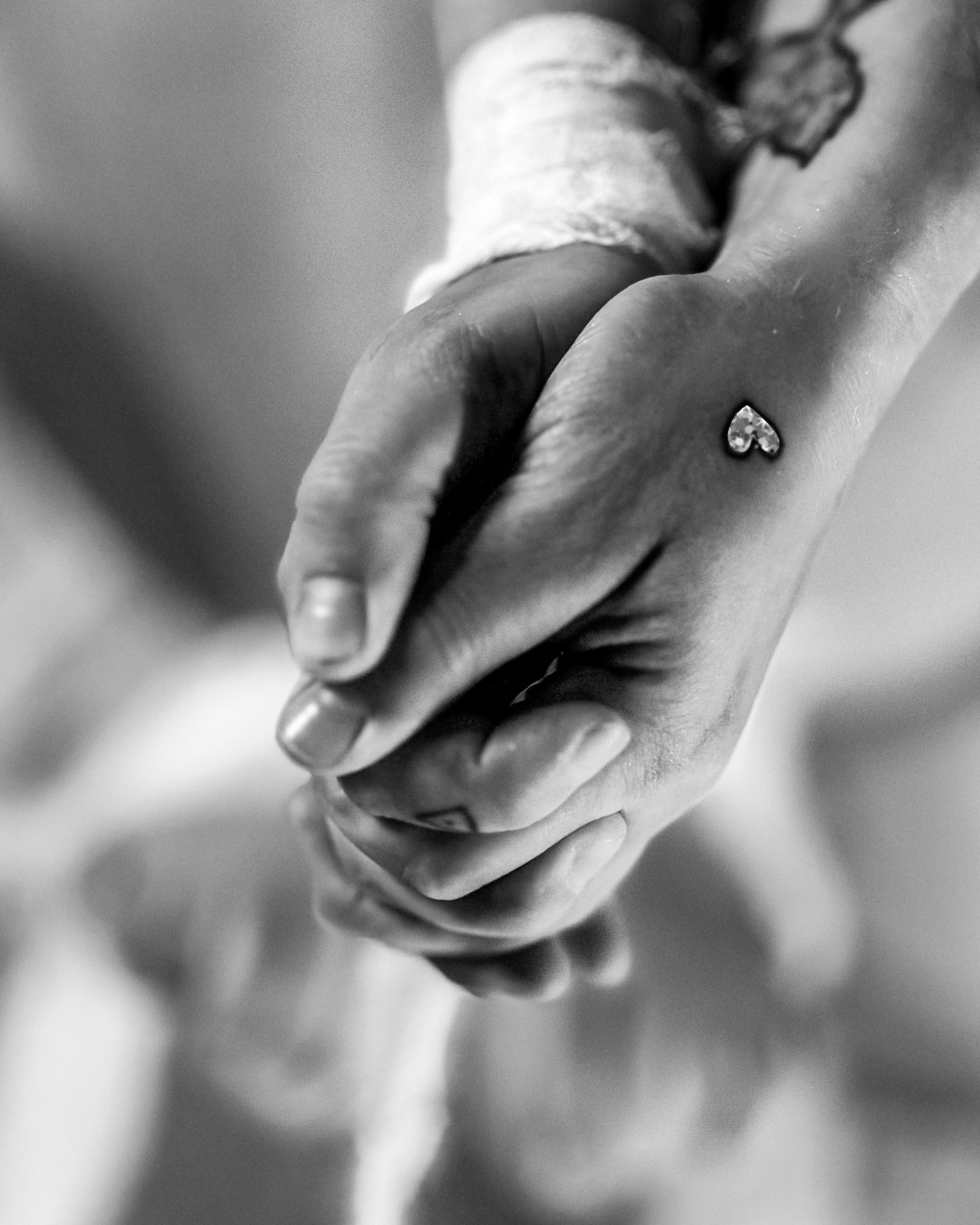 Фотосессия девушки в бинтах. Anna Sazhenkova photographer and visual artist from Russia