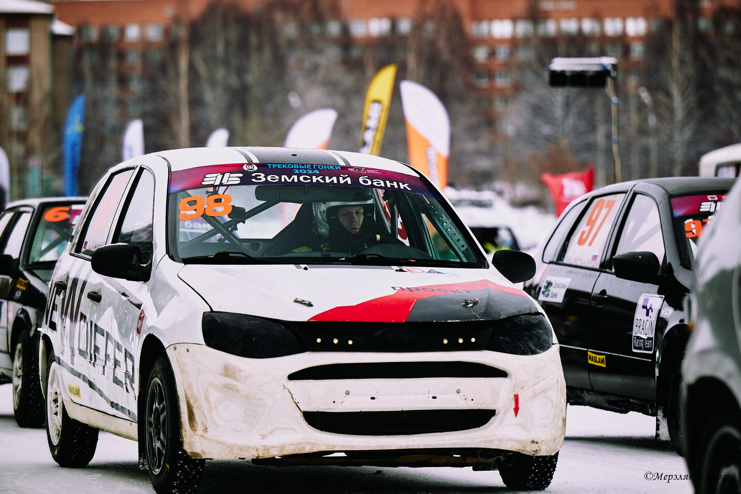 Трековые автогонки на льду Чемпионат России. Спортивный репортажный фотограф в Ижевске Сергей Мерзляков