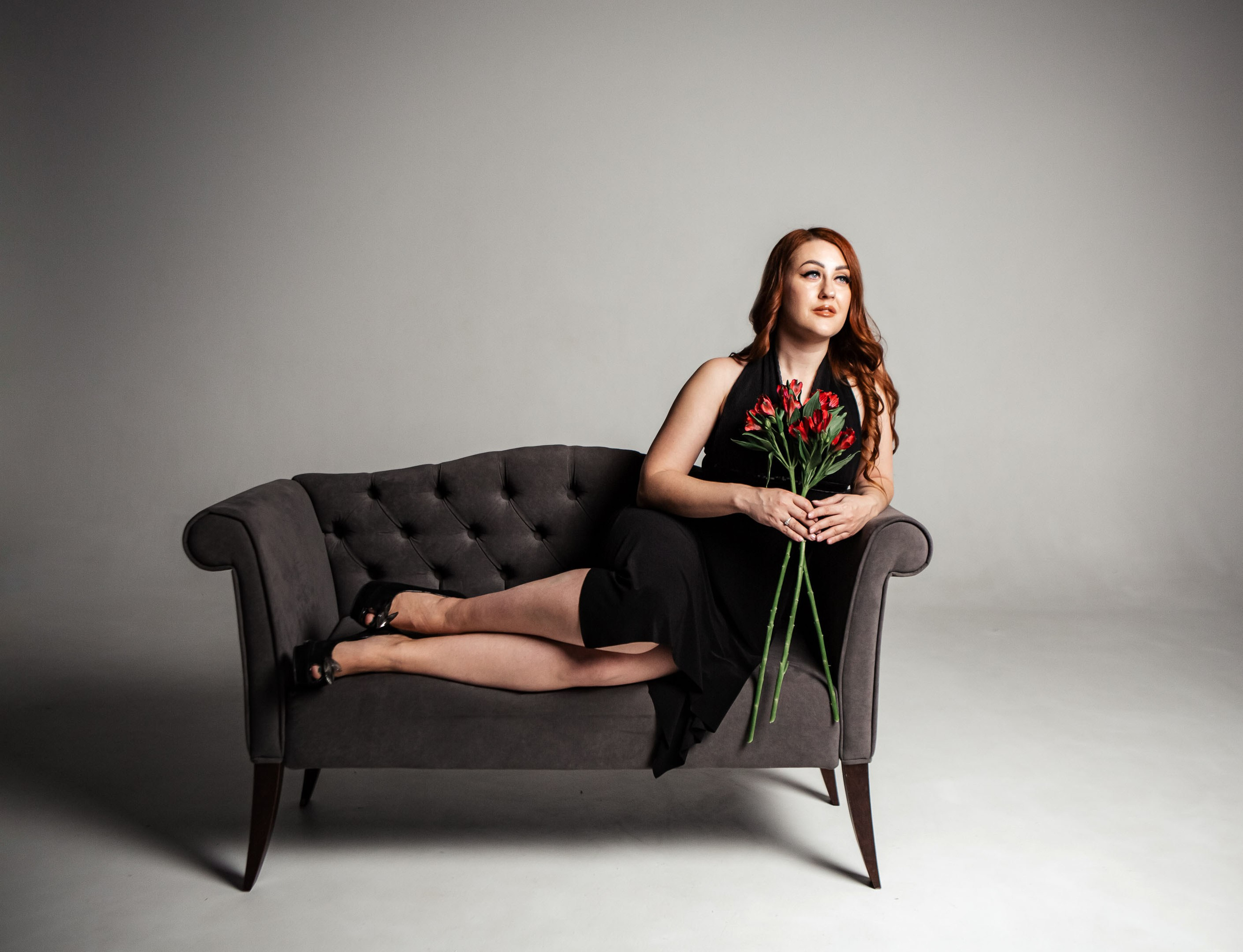 Девушка и цветы. Фотограф Тверь|Москва|Волоколамск| Отт Кристина