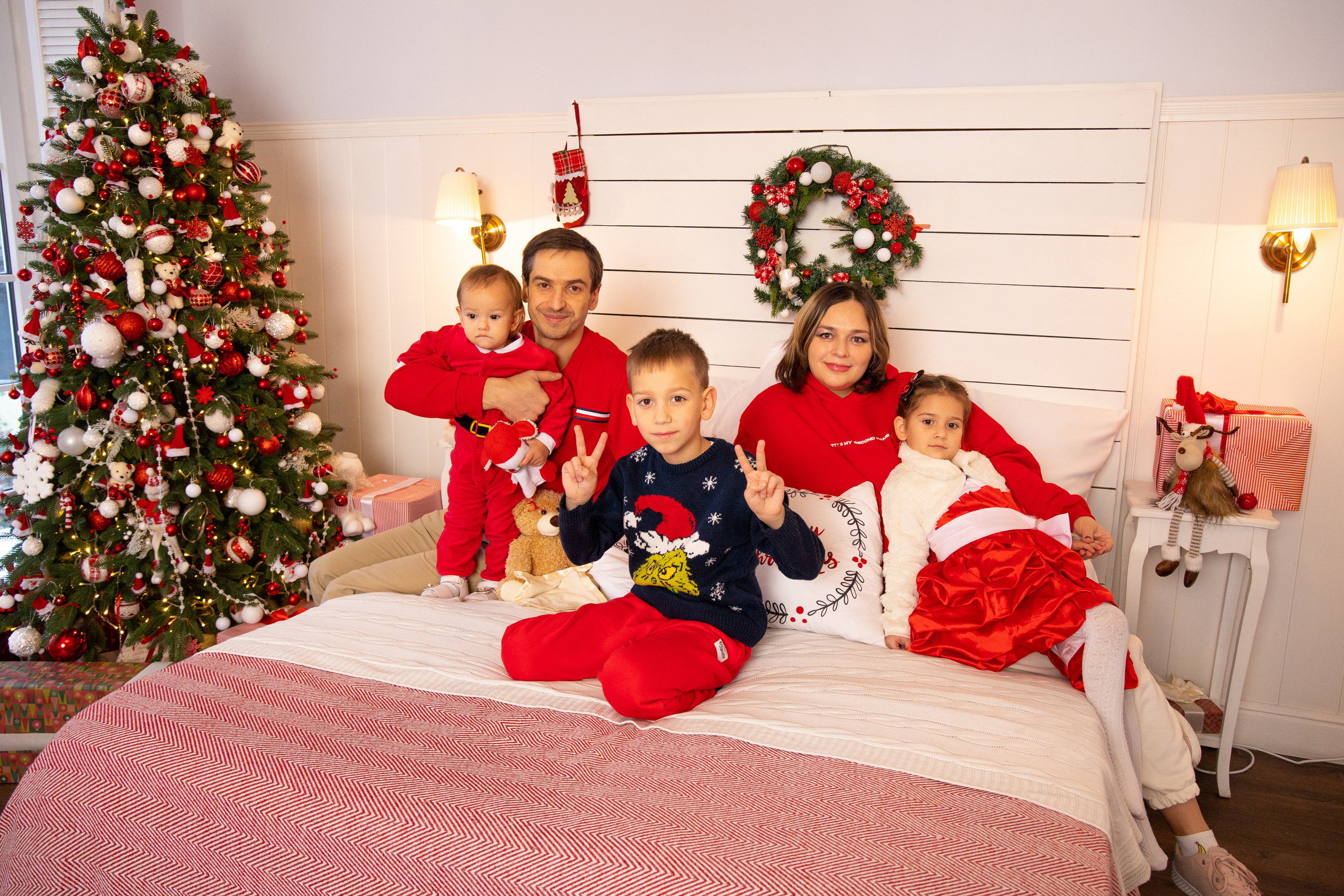 Новогодние съёмки в студии. Семейный и свадебный фотограф в Санкт-Петербурге Татьяна Швыкова